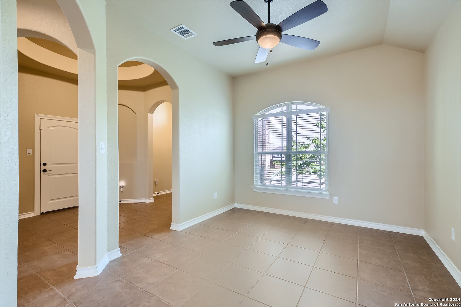 15243 COMANCHE HILLS