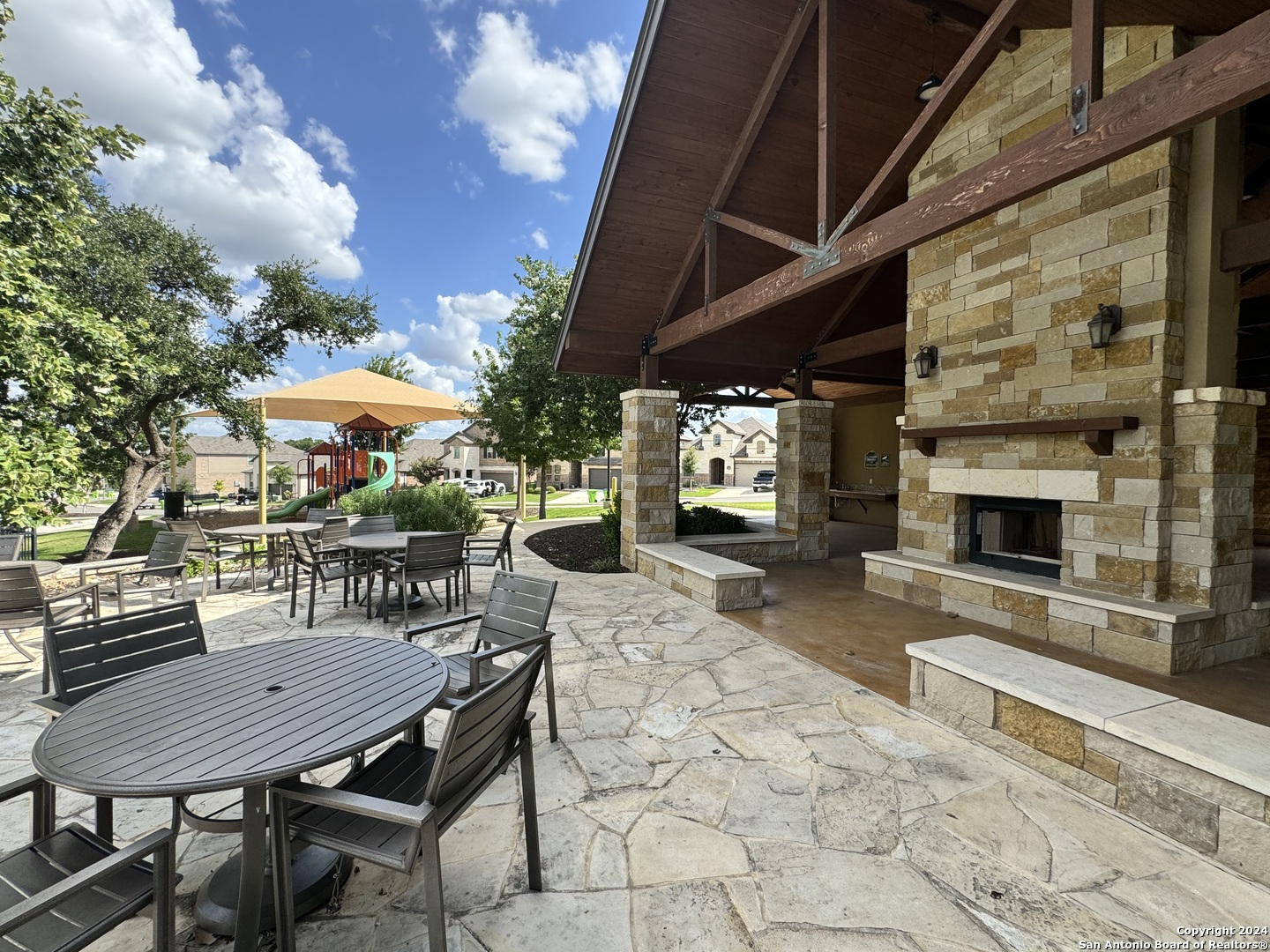 2444 PENNILYNN WAY
