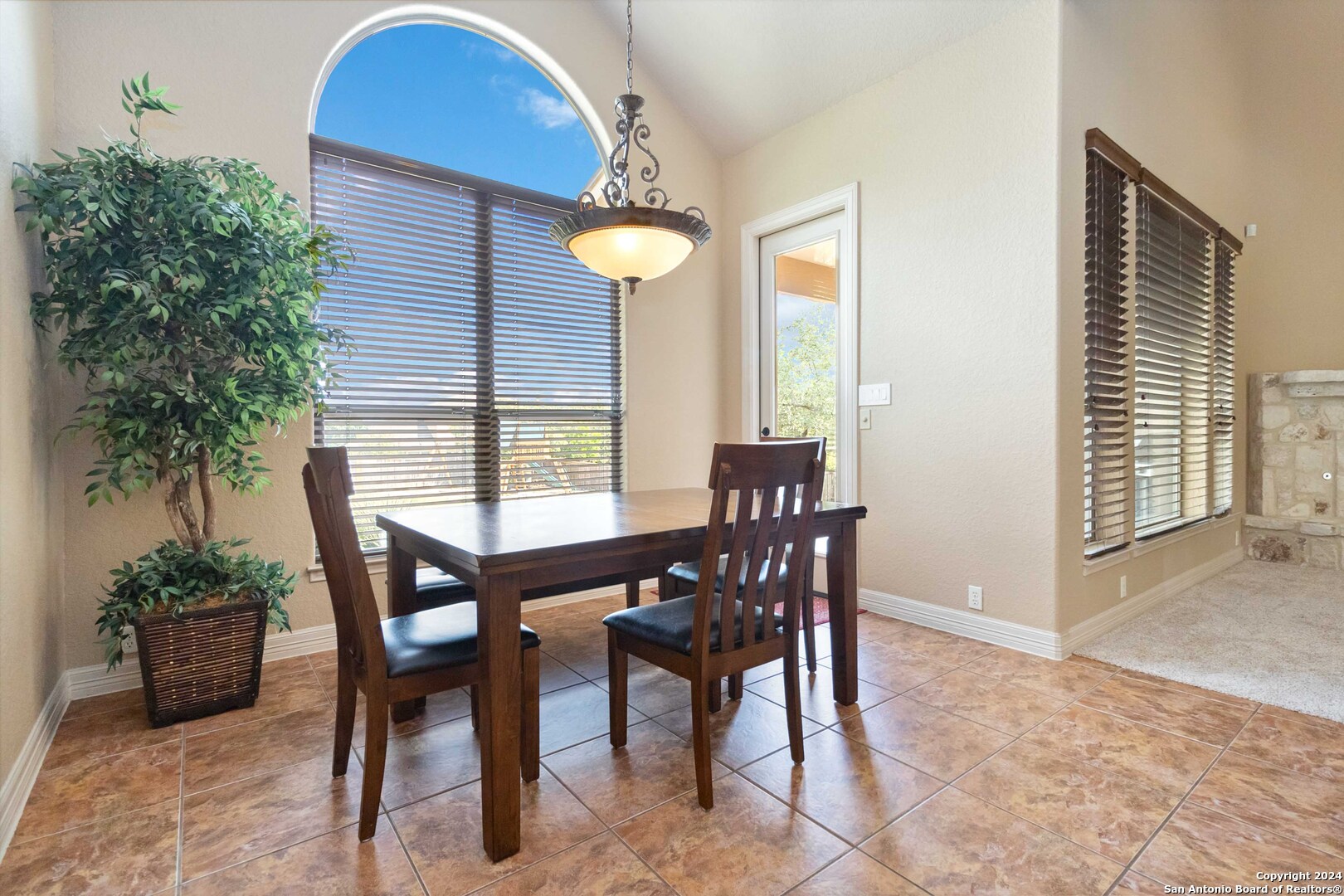 322 Dona Ana Cove