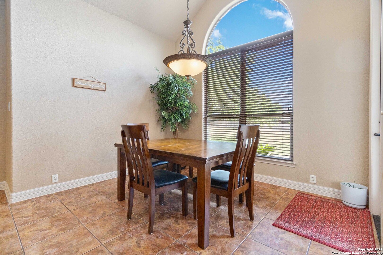 322 Dona Ana Cove