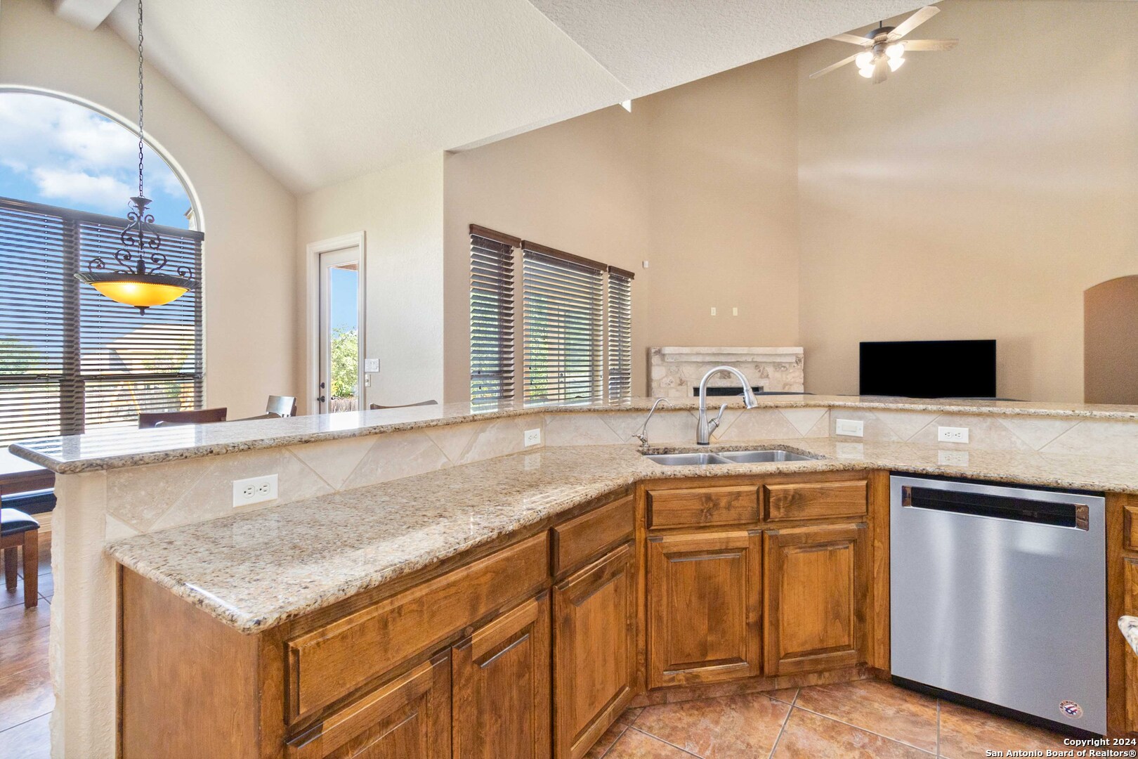 322 Dona Ana Cove