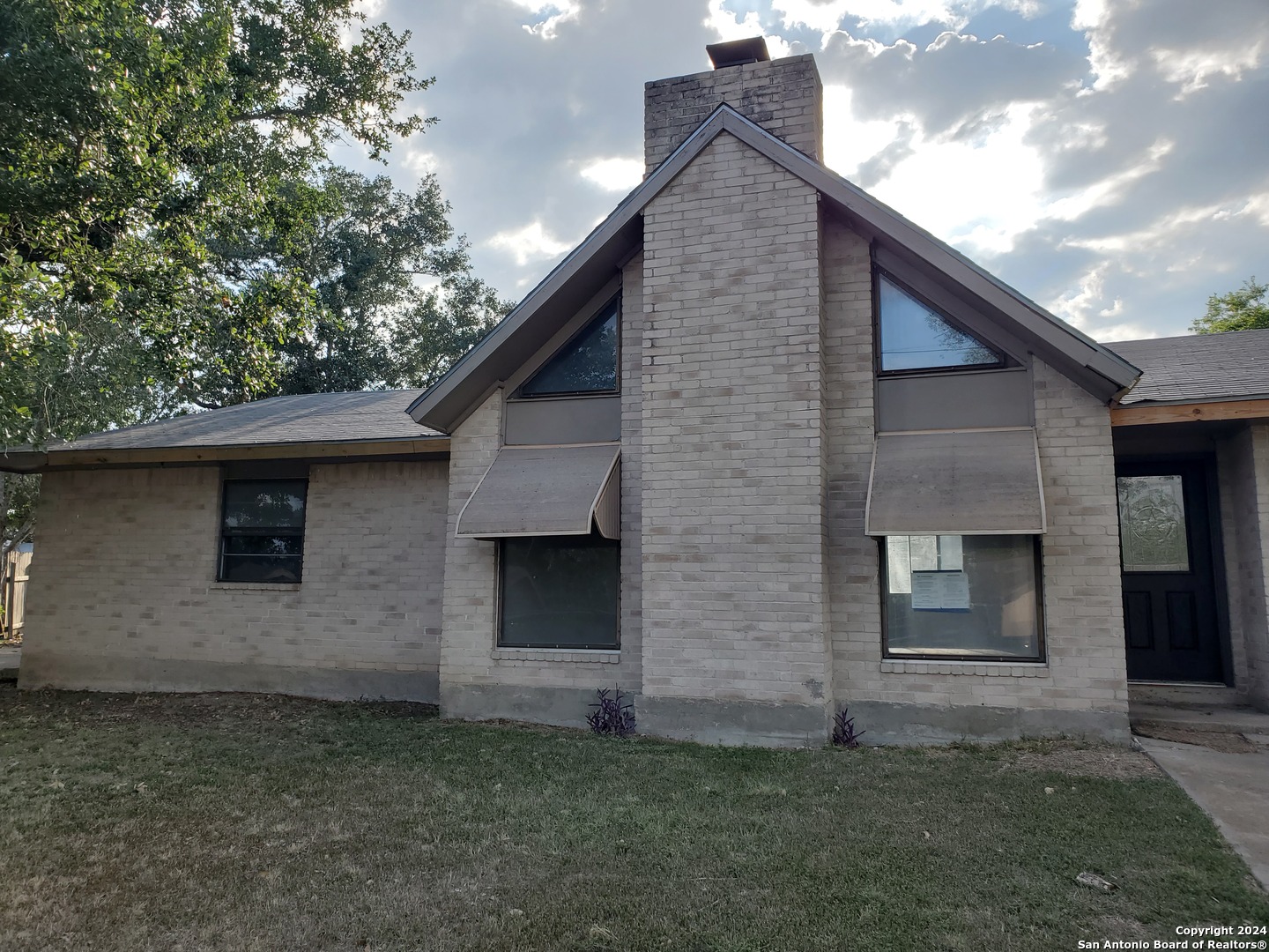 1423 Elm St