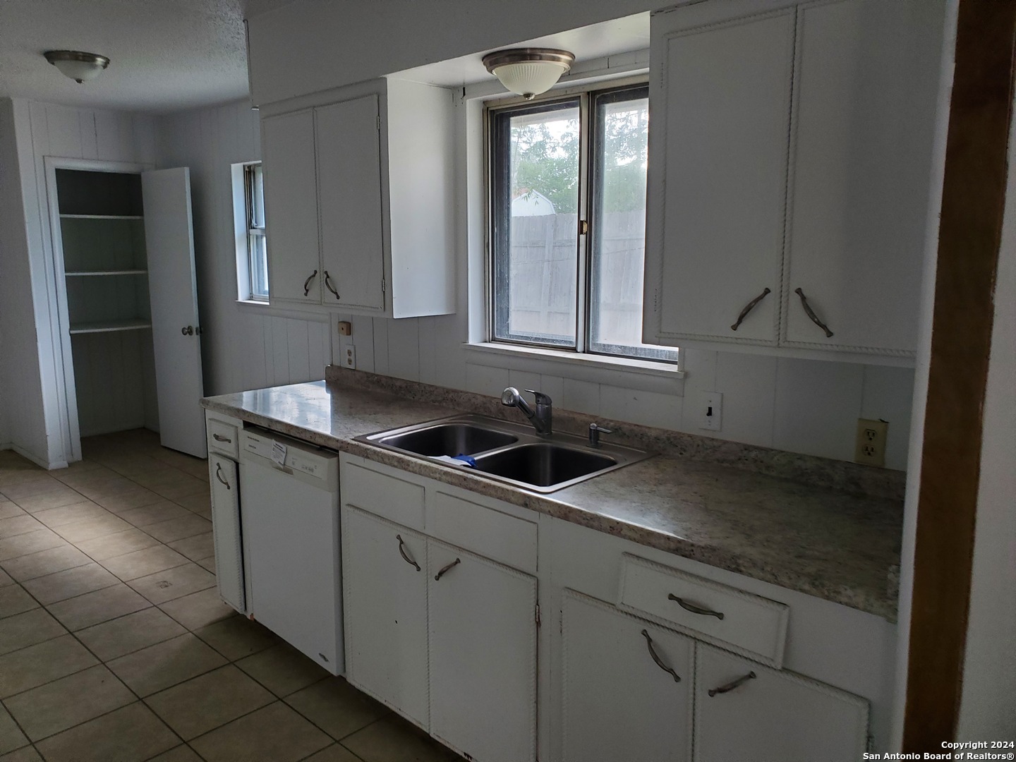 1423 Elm St