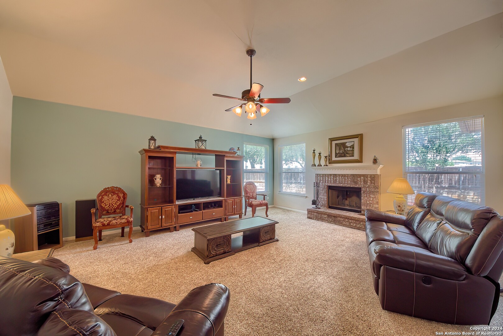 128 Brushtrail Ln