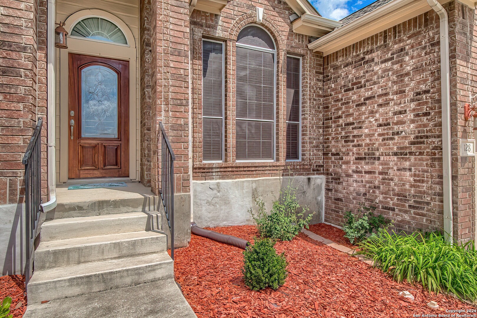 128 Brushtrail Ln