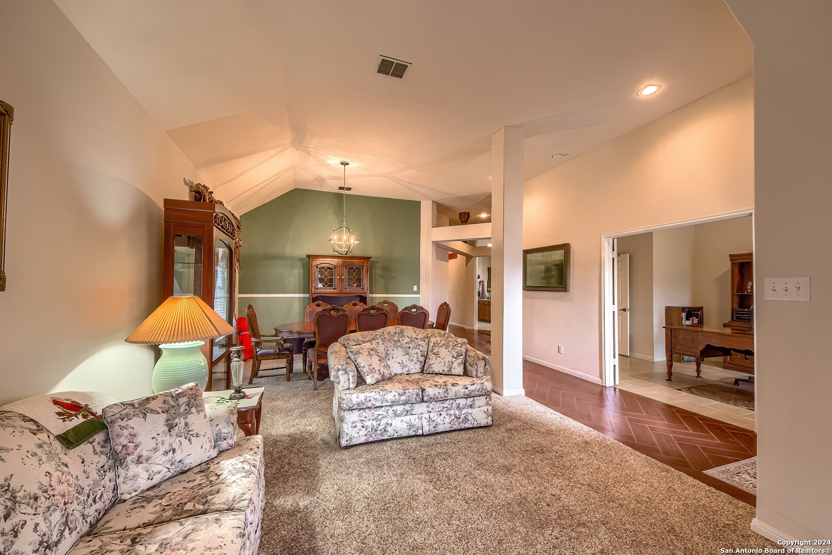 128 Brushtrail Ln