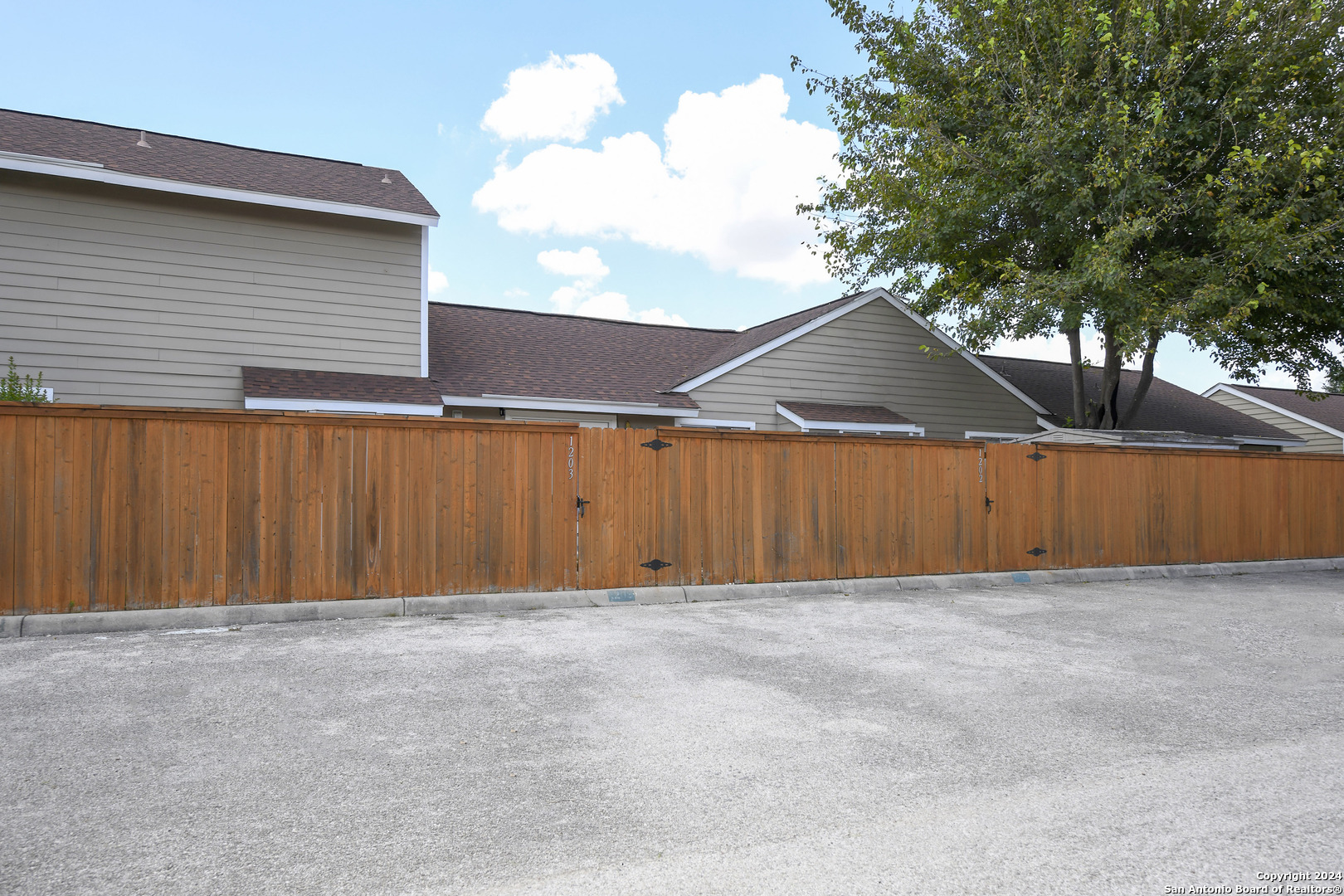 9140 TIMBER PATH Unit: 1203