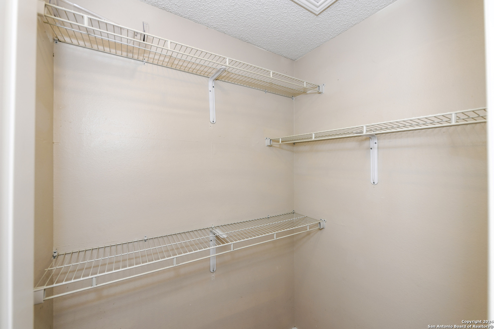 9140 TIMBER PATH Unit: 1203
