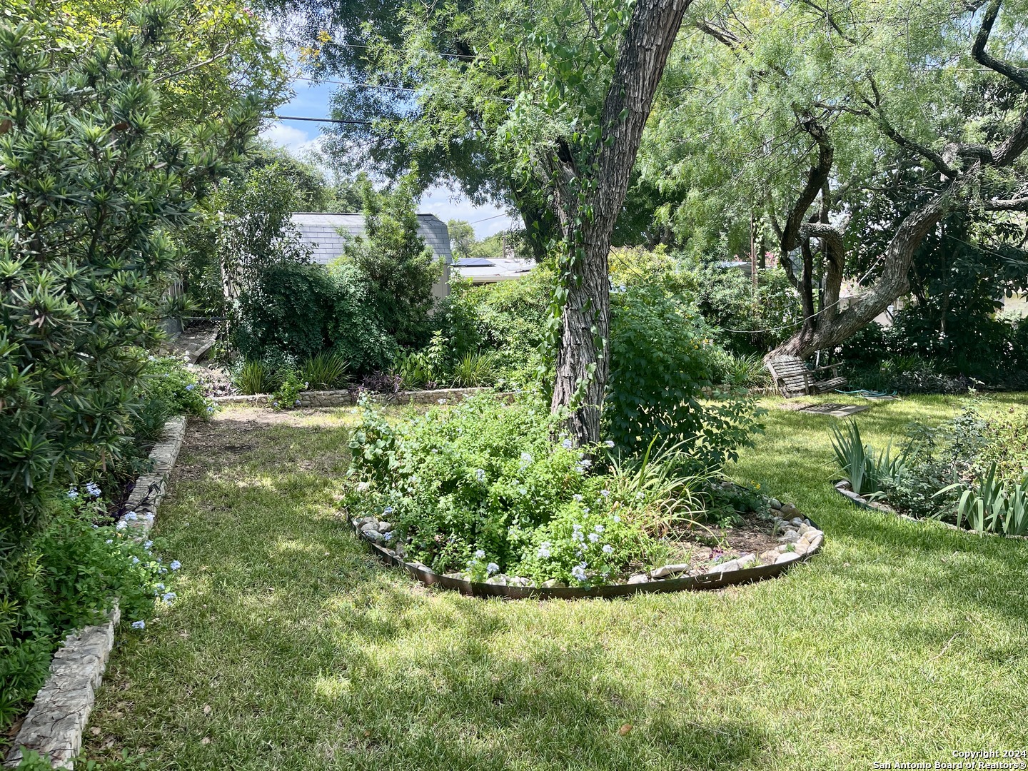 206 TRAFALGAR RD