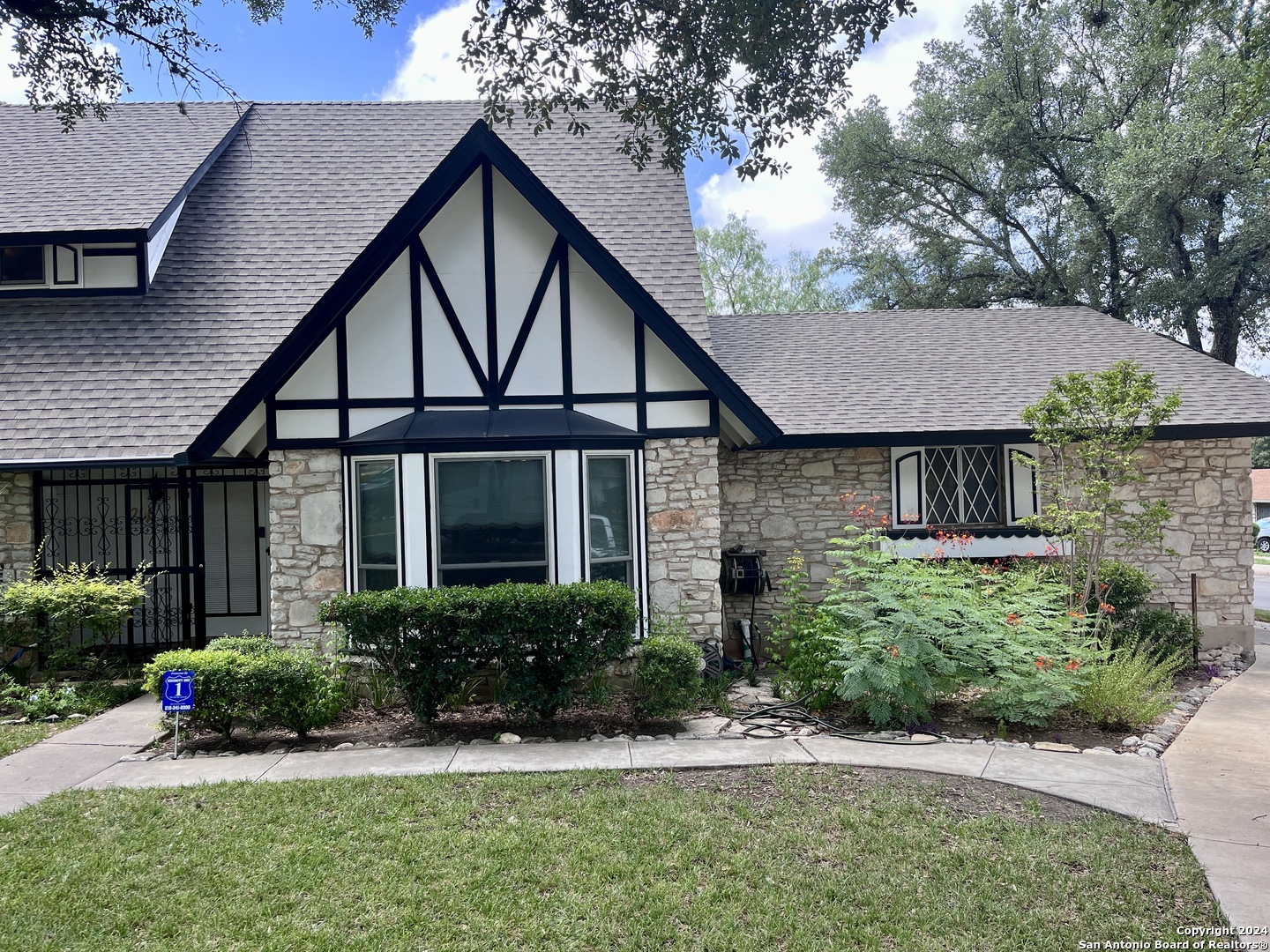 206 TRAFALGAR RD