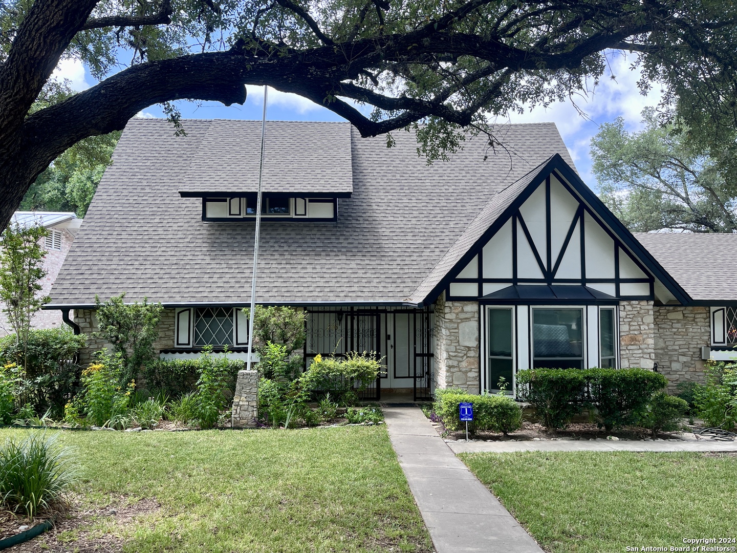 206 TRAFALGAR RD