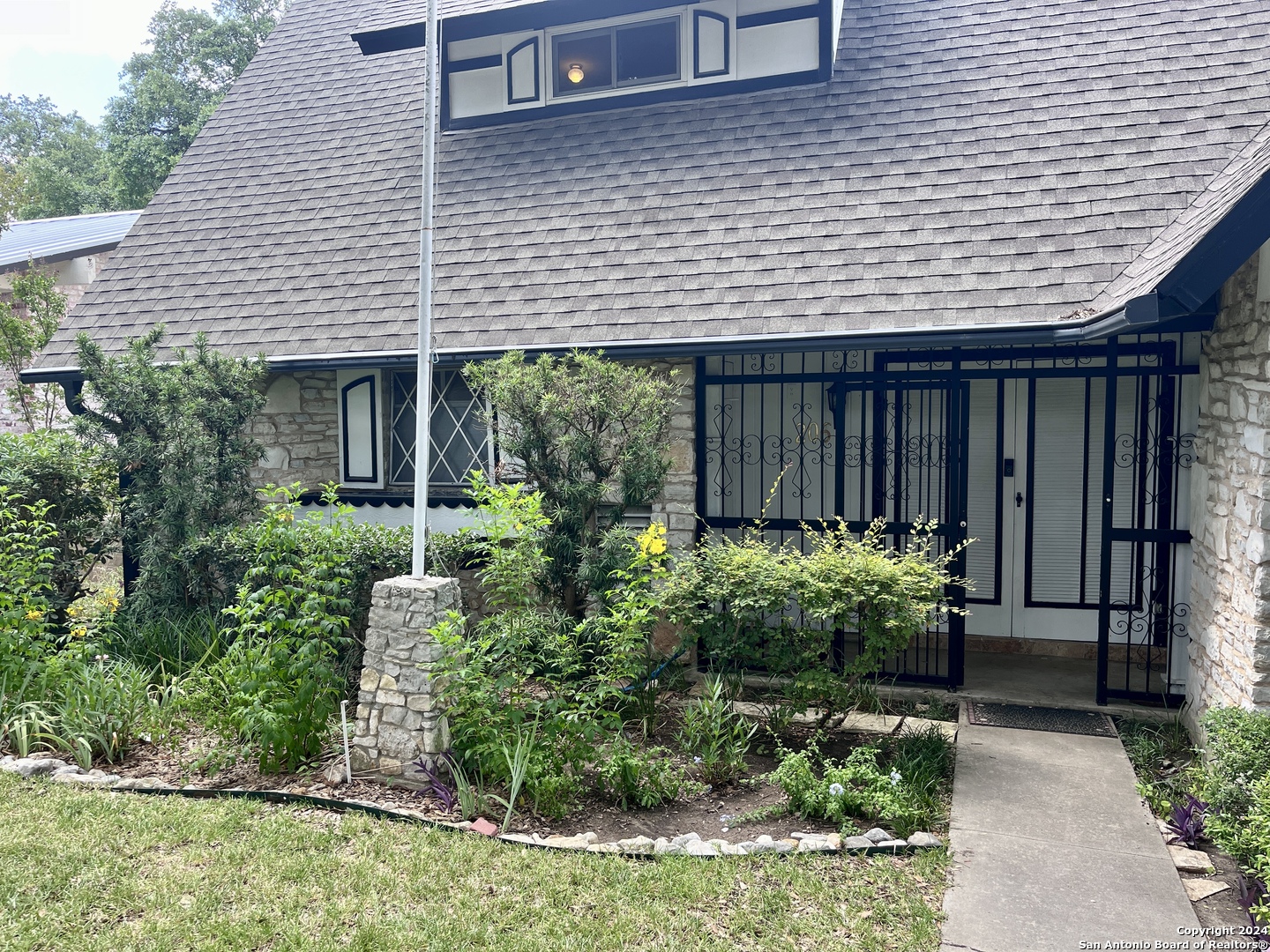 206 TRAFALGAR RD