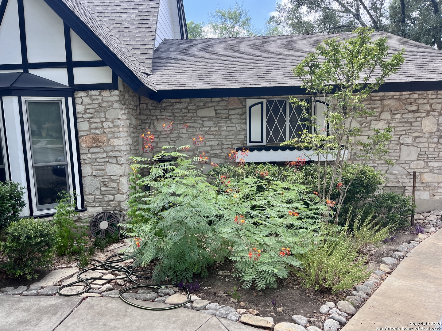 206 TRAFALGAR RD