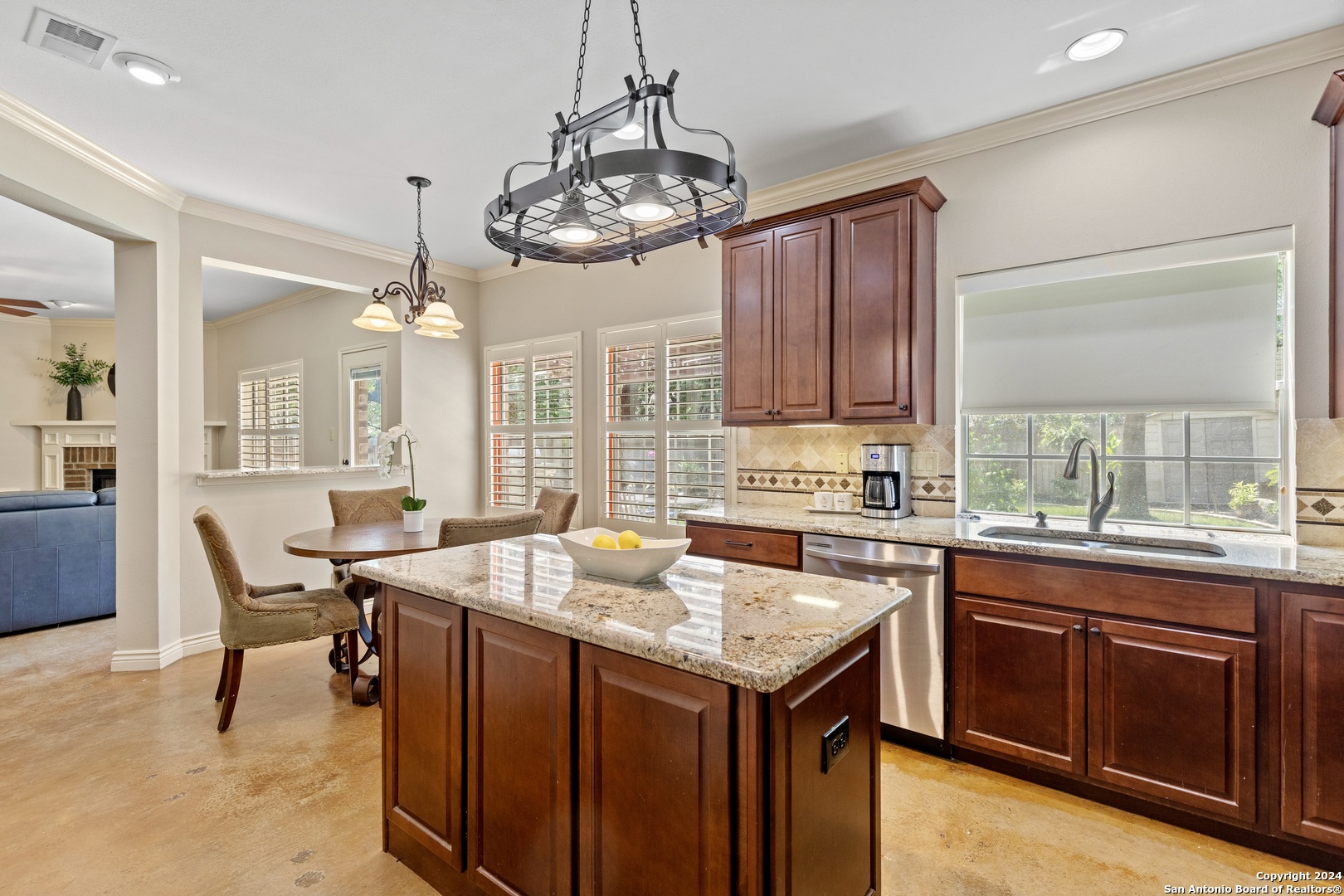 2006 Chittim Hollow Dr