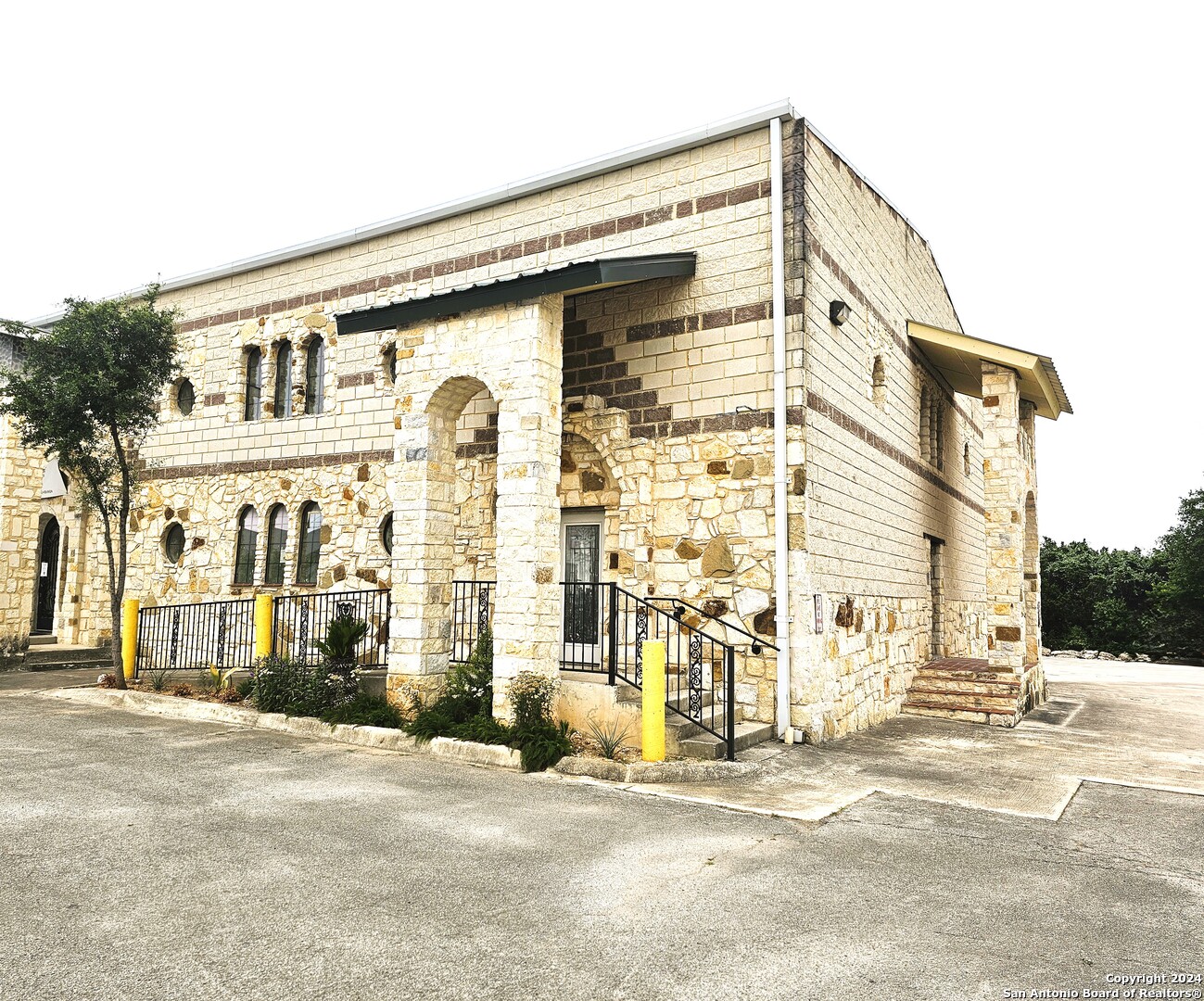29780 us highway 281 Unit: B