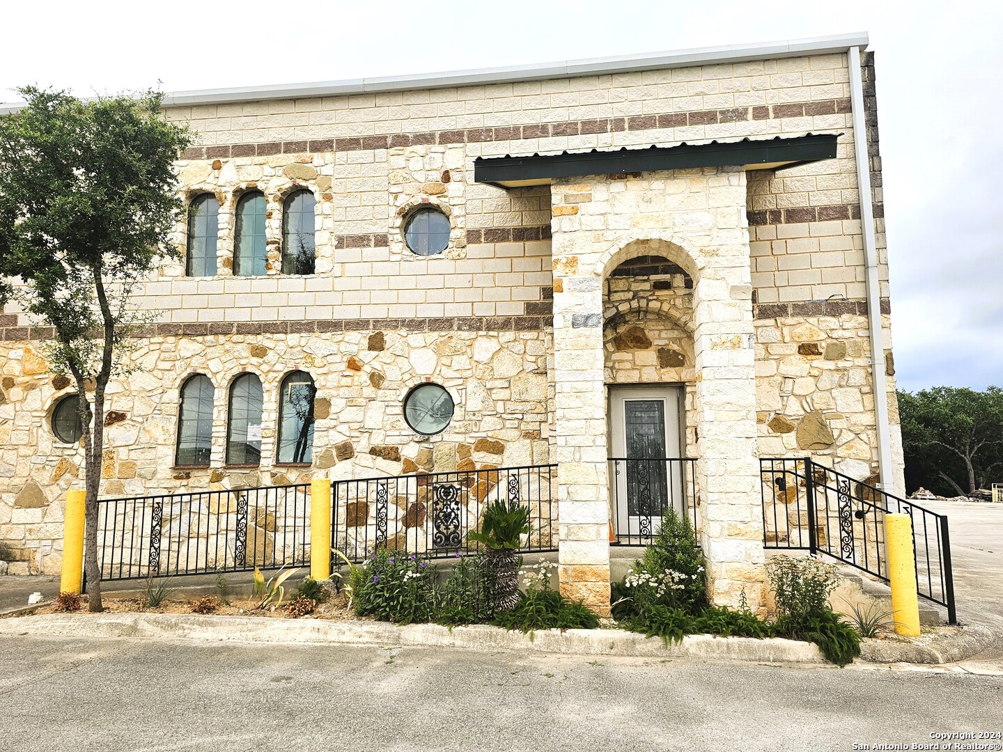 29780 us highway 281 Unit: B
