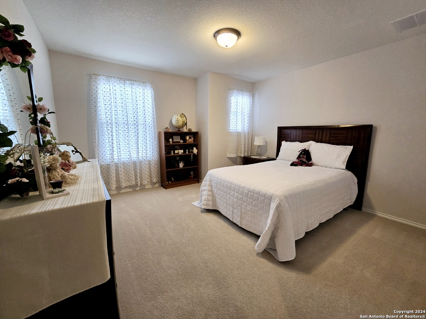 20403 ROCHE OAK