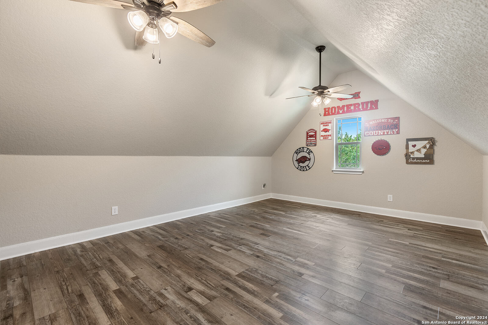 536 APEX AVE