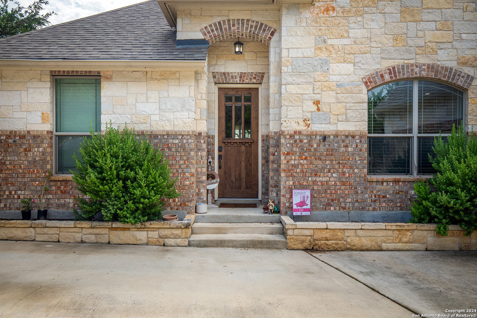 536 APEX AVE
