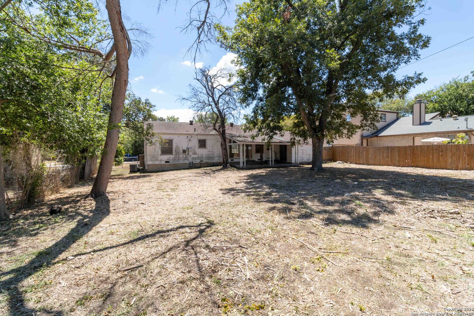 439 North Dr