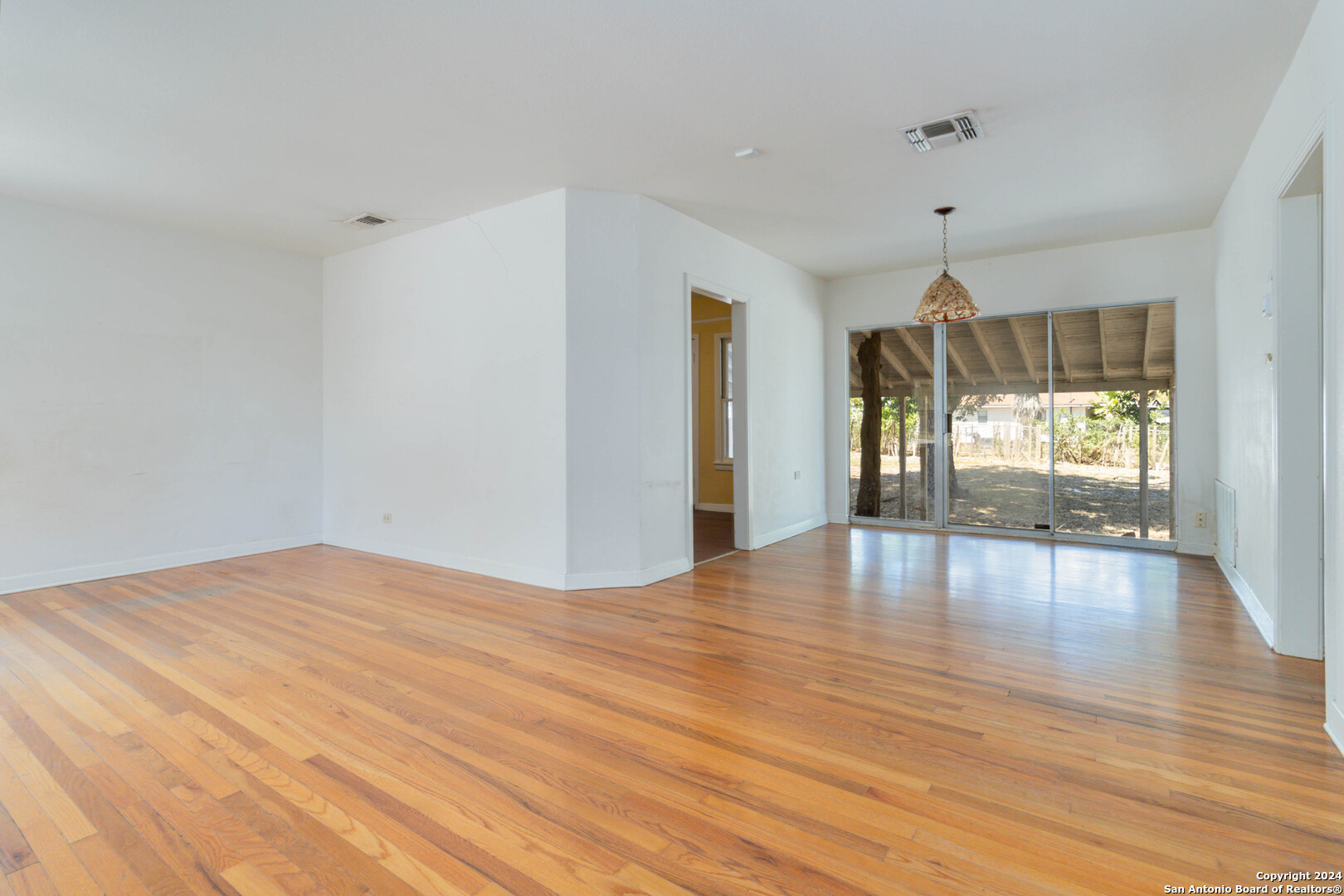 439 North Dr