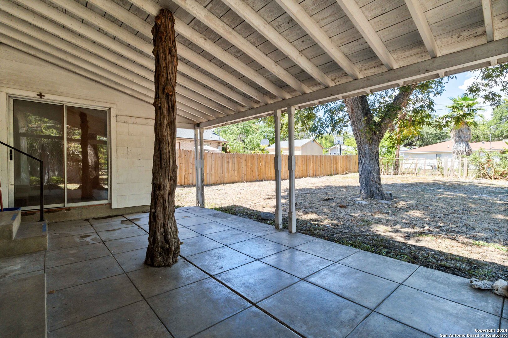 439 North Dr