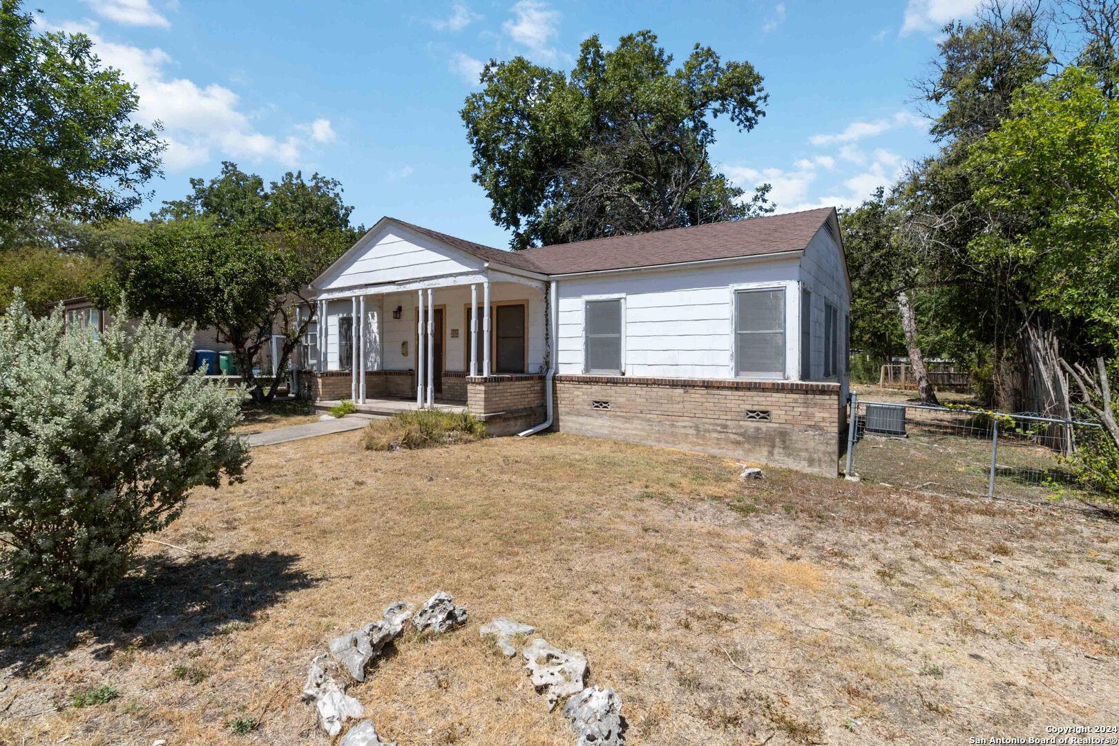 439 North Dr