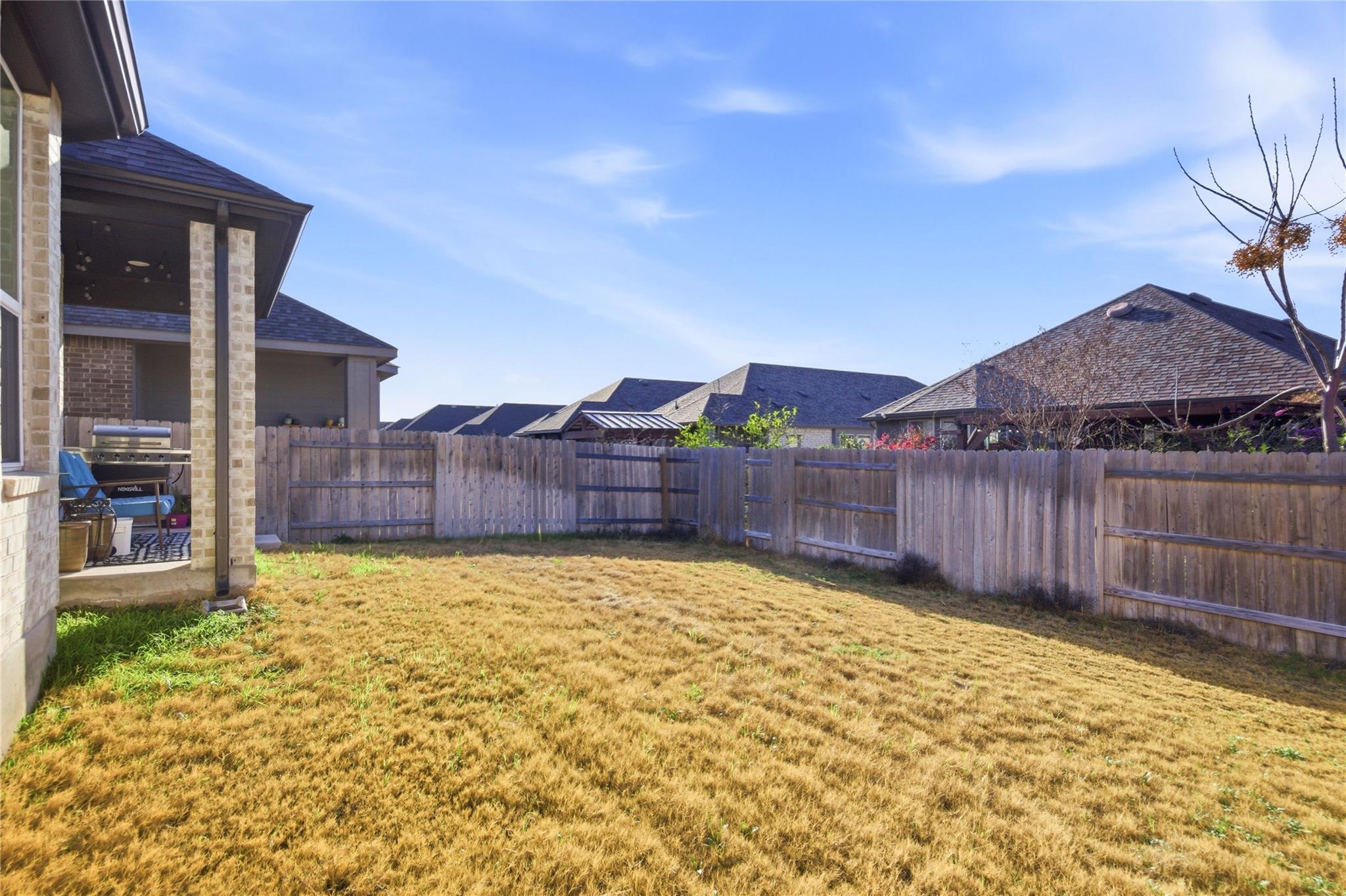 200 Bay Breeze DR