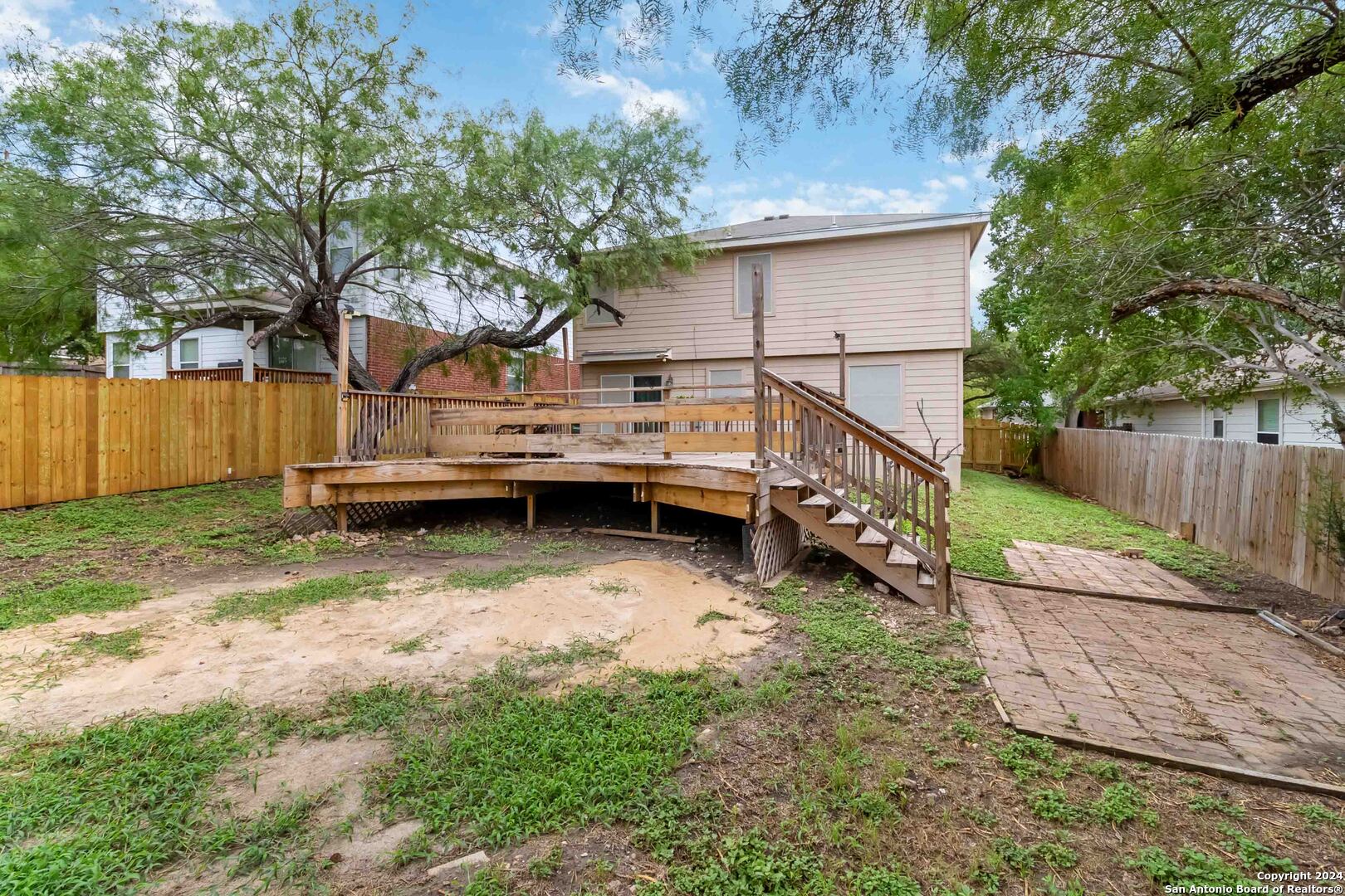 307 RUSTIC STABLE