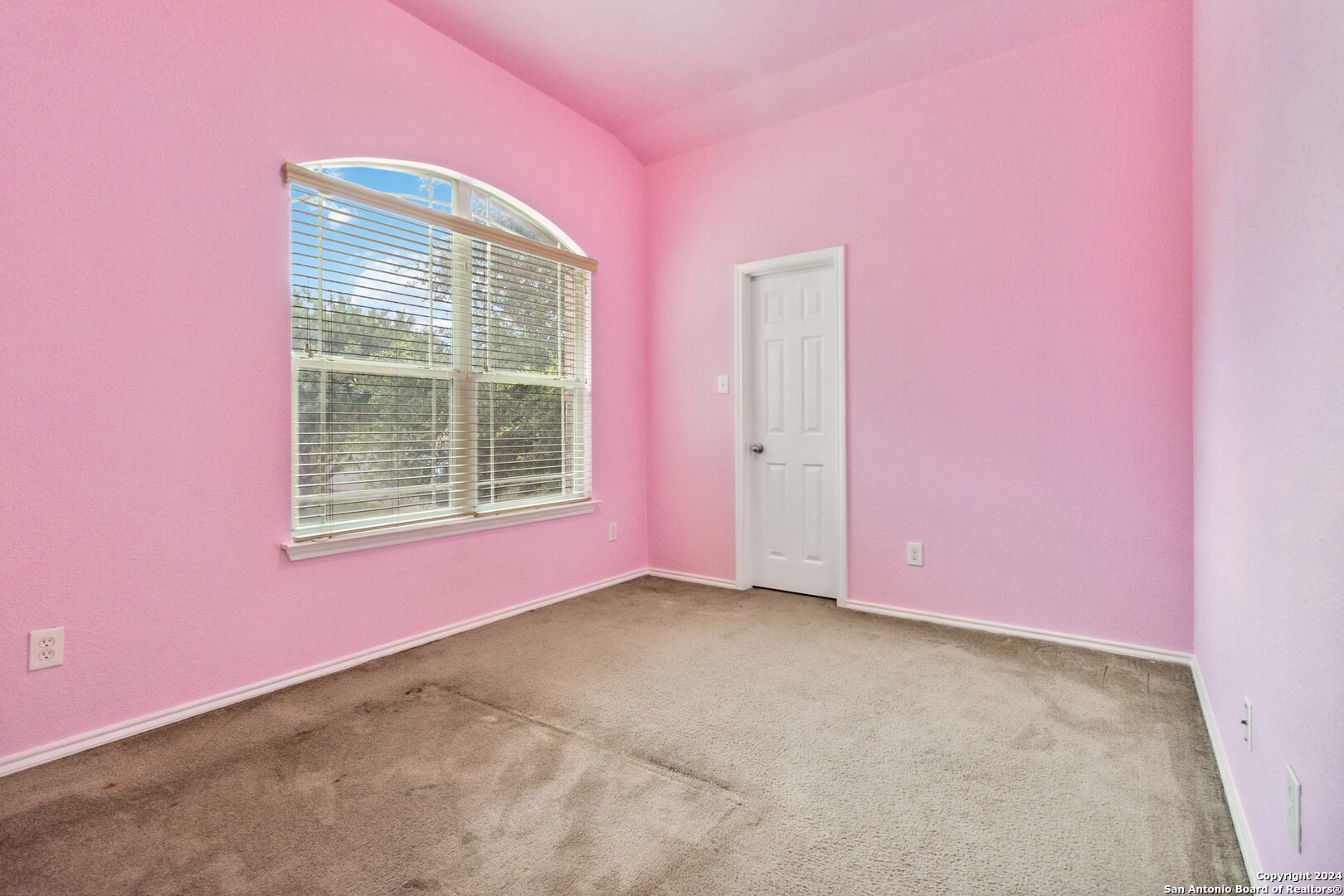 229 COUNTRY VALE