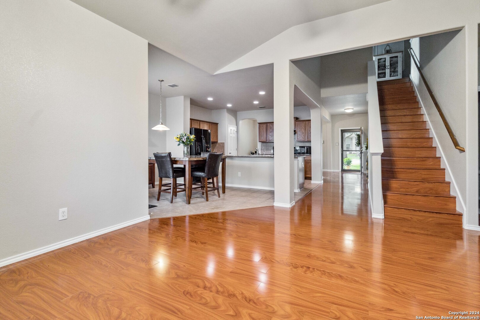 229 COUNTRY VALE