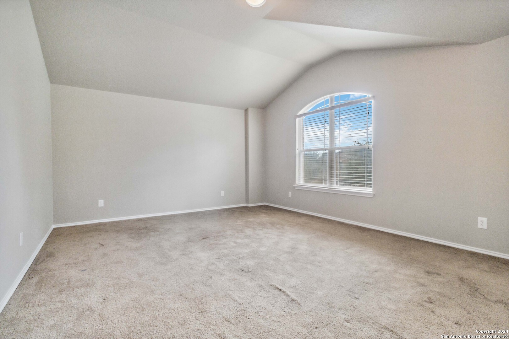 229 COUNTRY VALE
