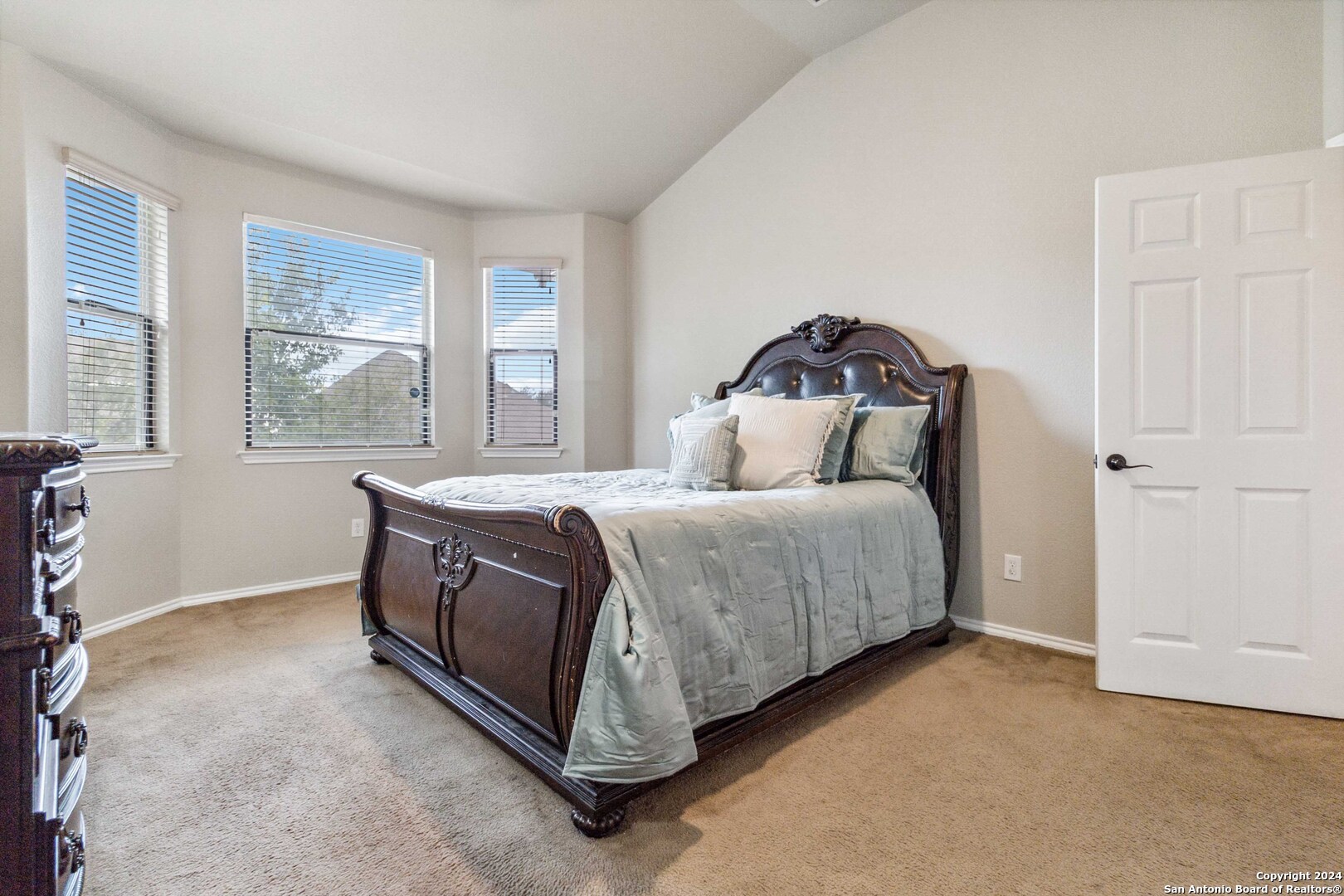 229 COUNTRY VALE