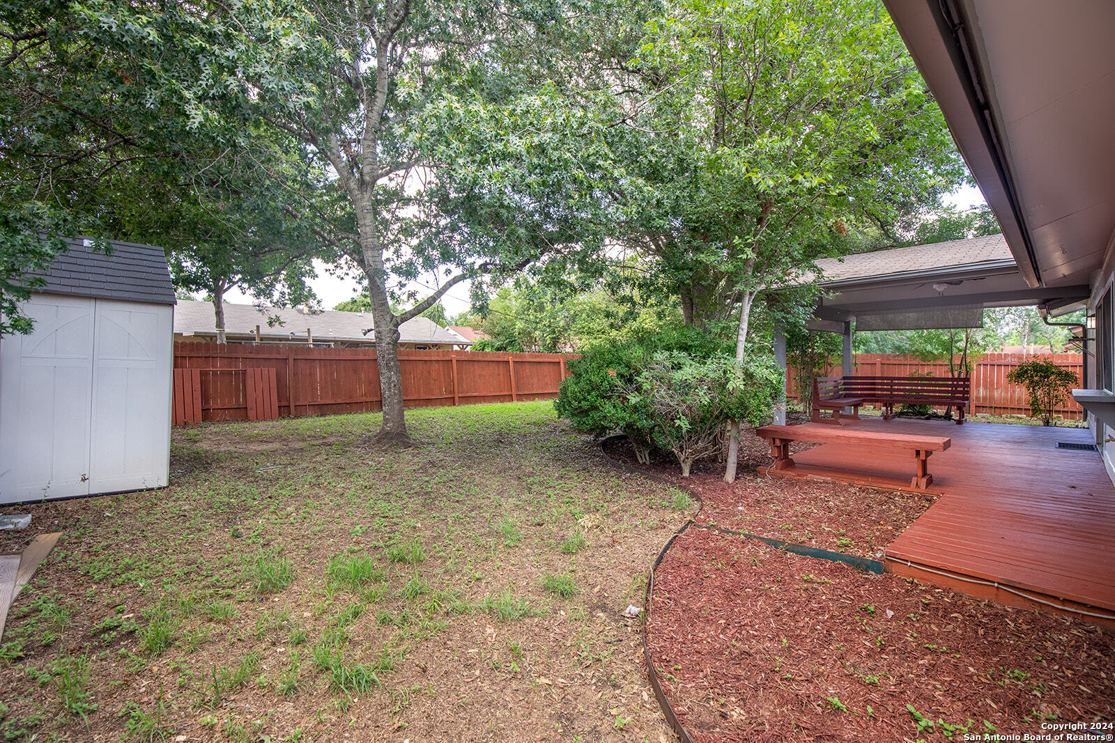 9207 CLIFF HAVEN DR