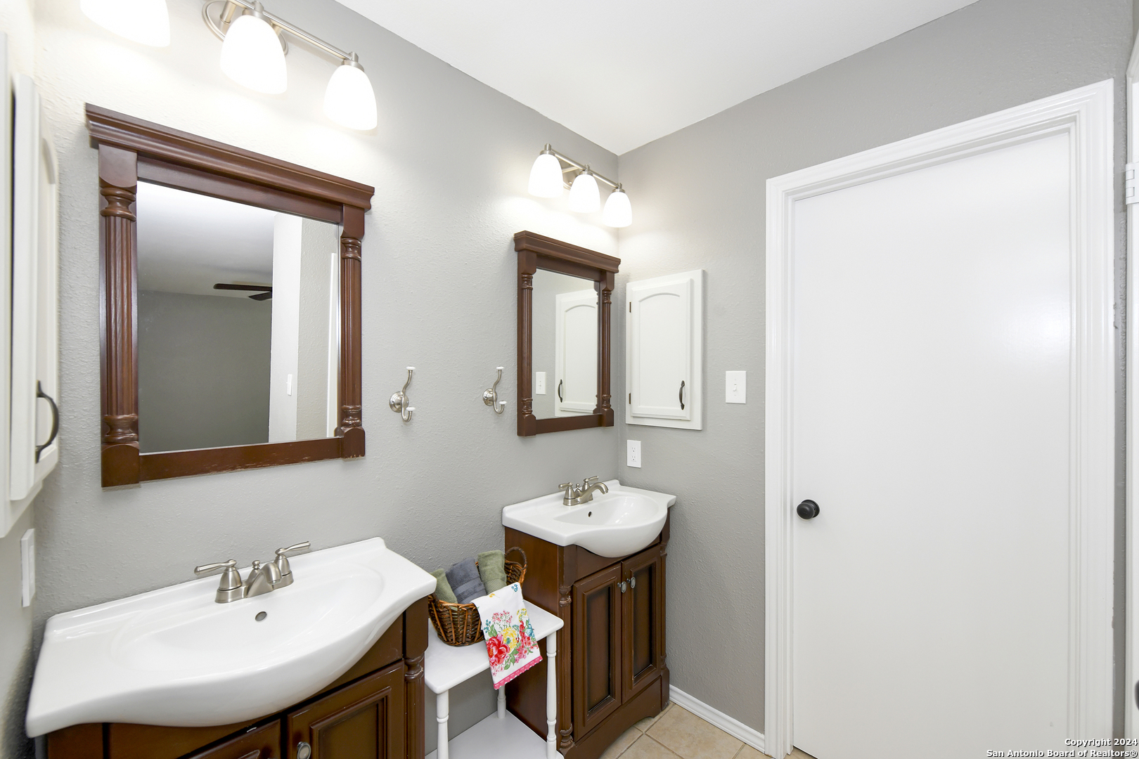 2614 FOREST PEBBLE