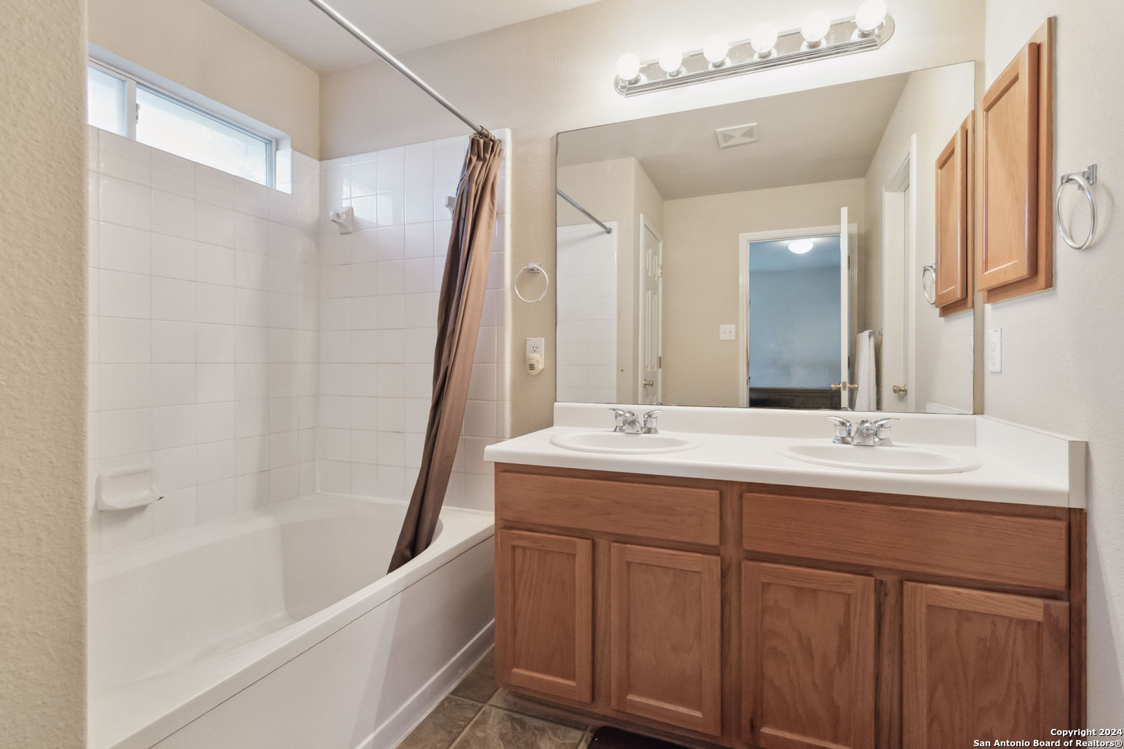 326 Ann Dr