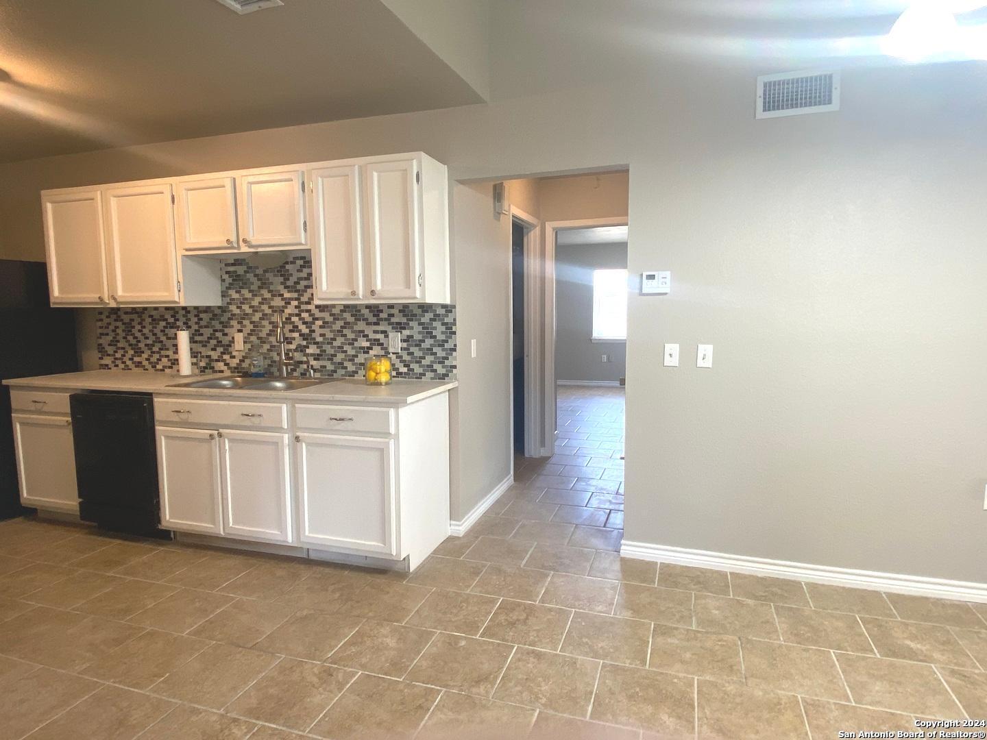 9539 Bowen Dr