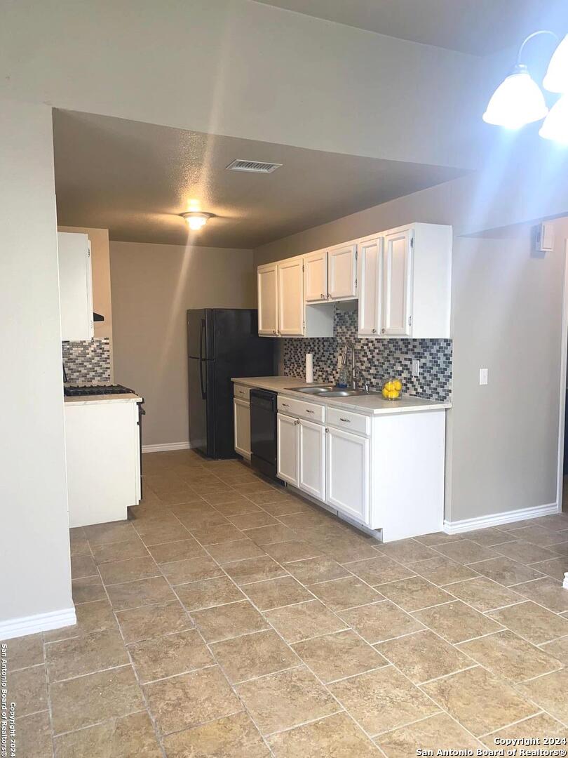 9539 Bowen Dr