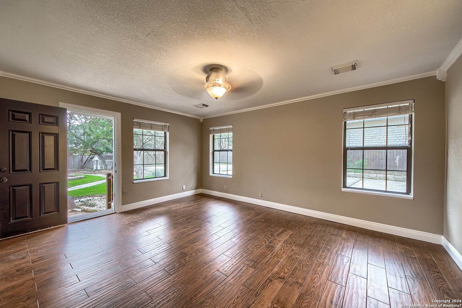 913 MISTY WATER LN