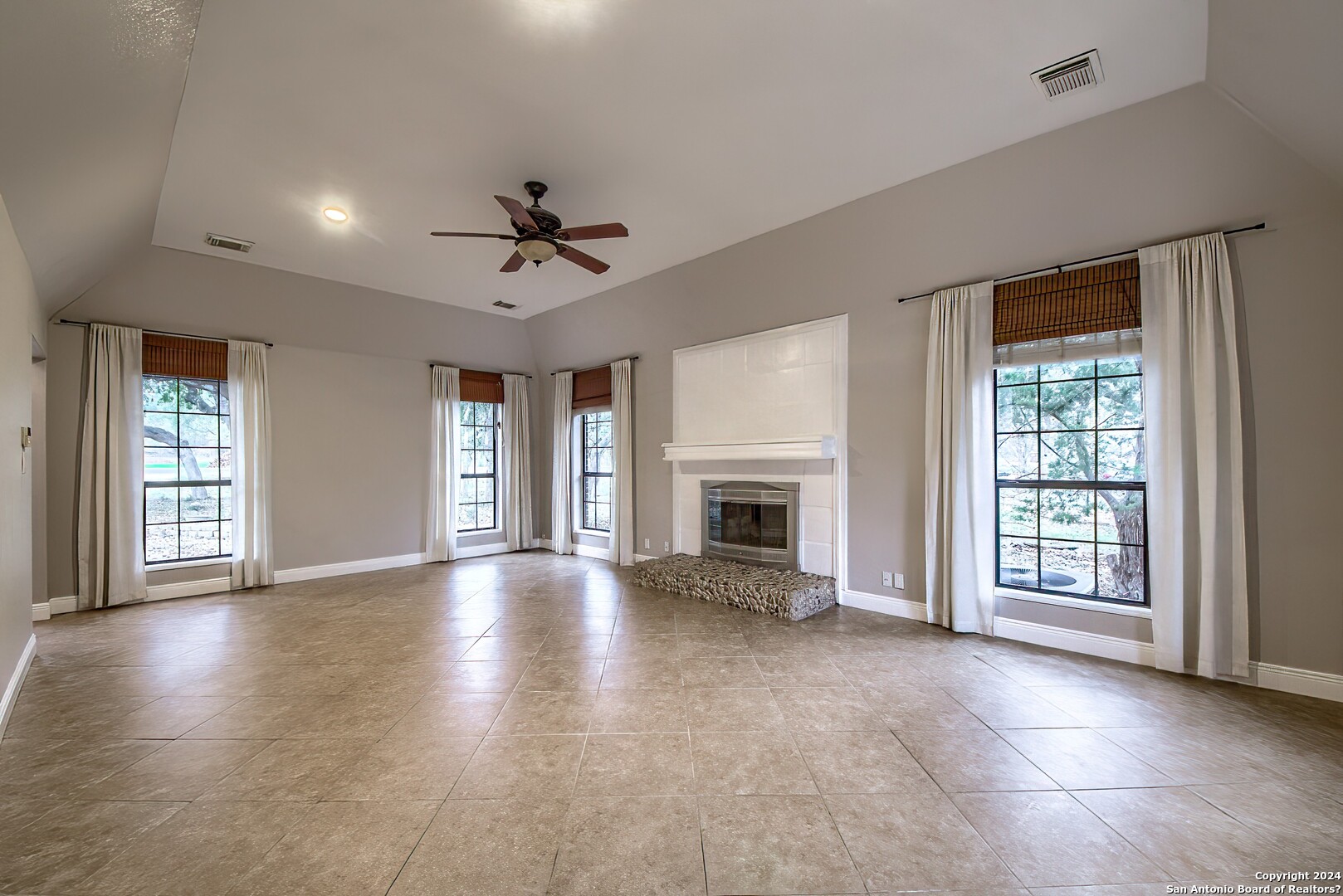 913 MISTY WATER LN