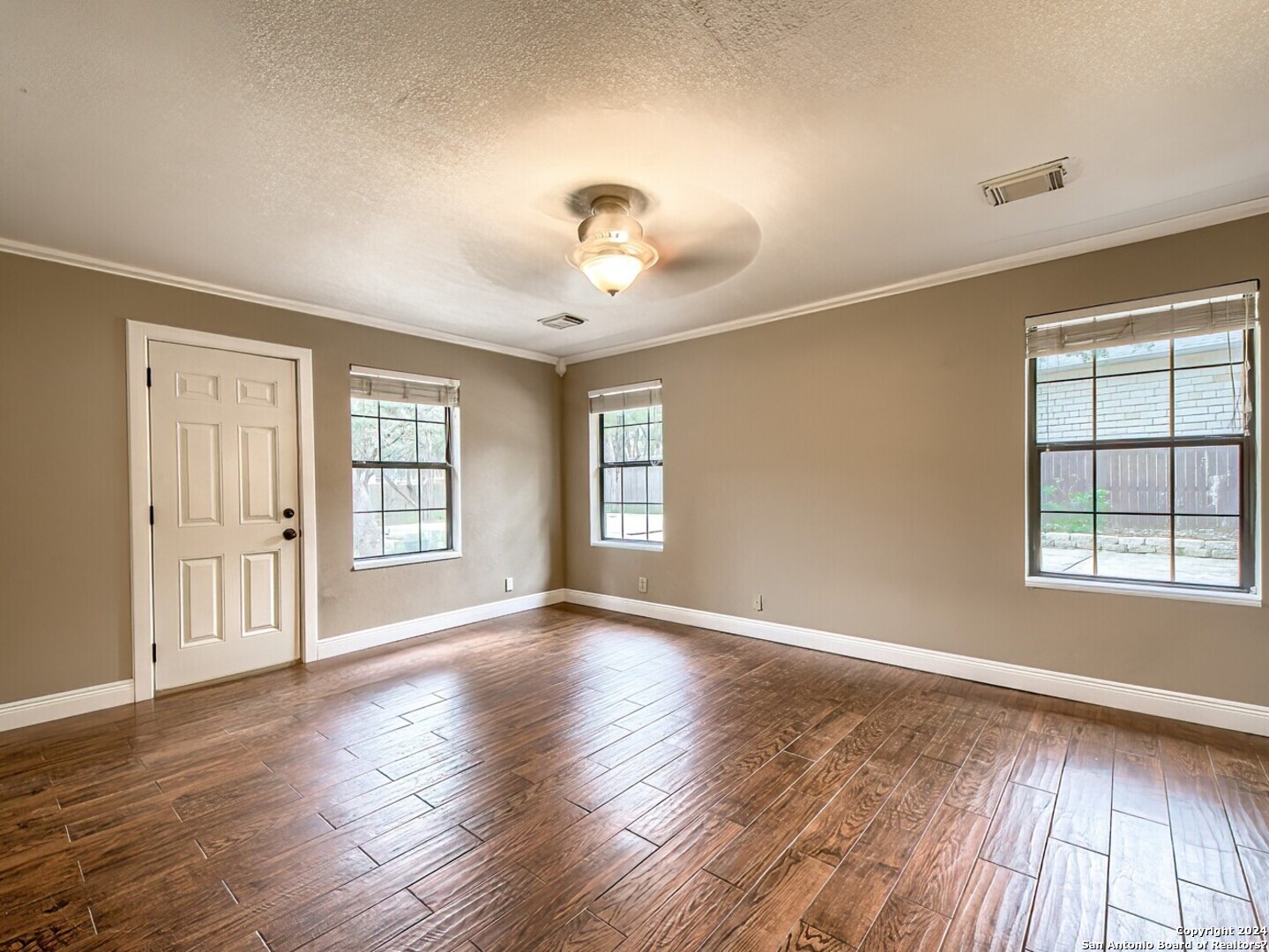 913 MISTY WATER LN