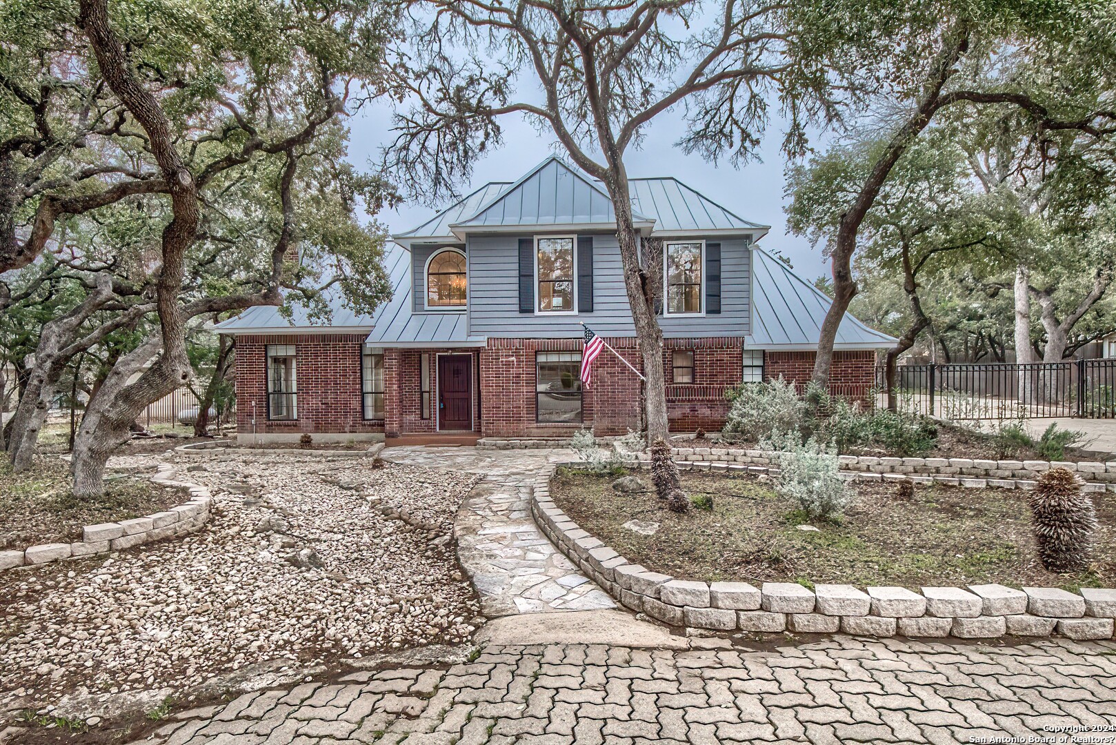 913 MISTY WATER LN