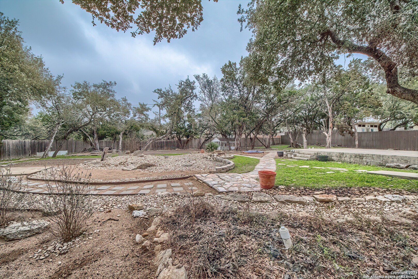 913 MISTY WATER LN