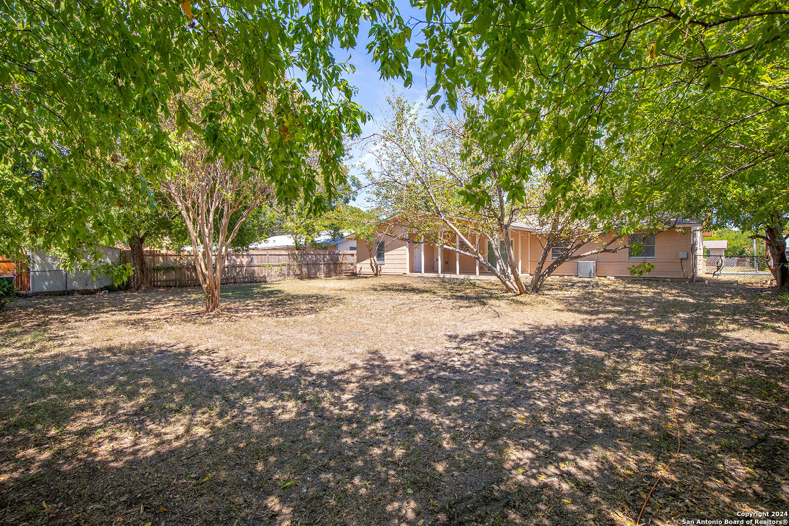 5006 GUINEVERE DR