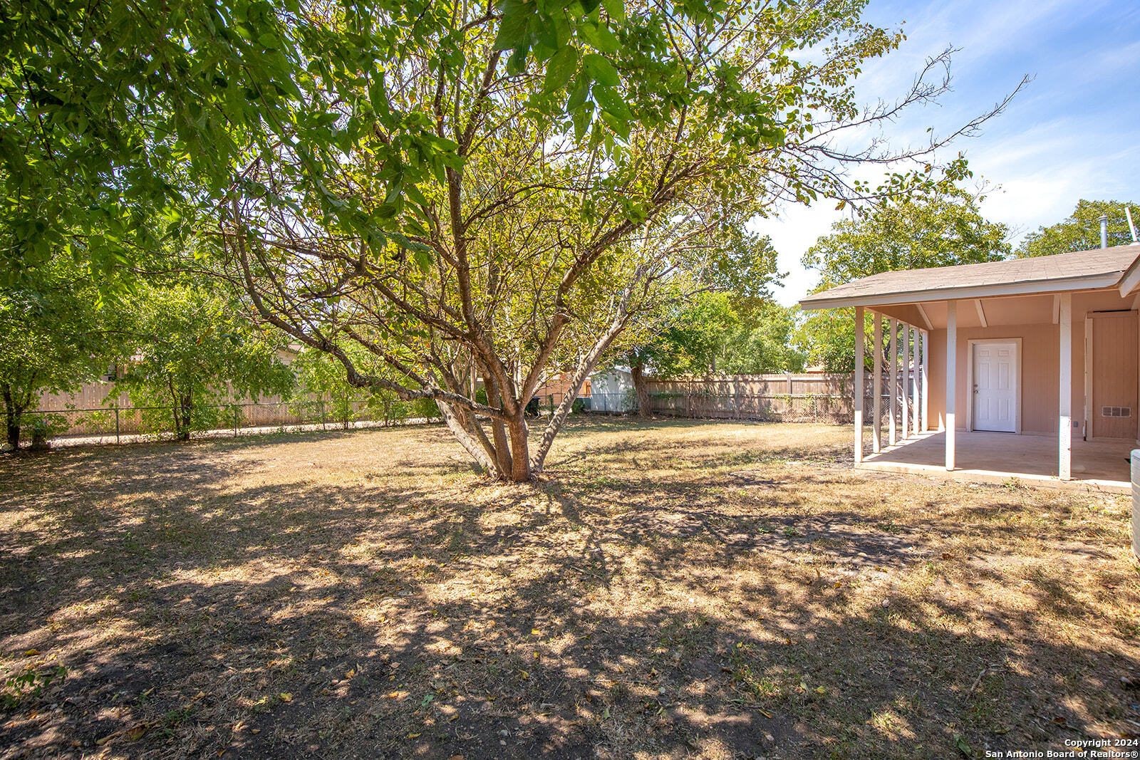 5006 GUINEVERE DR