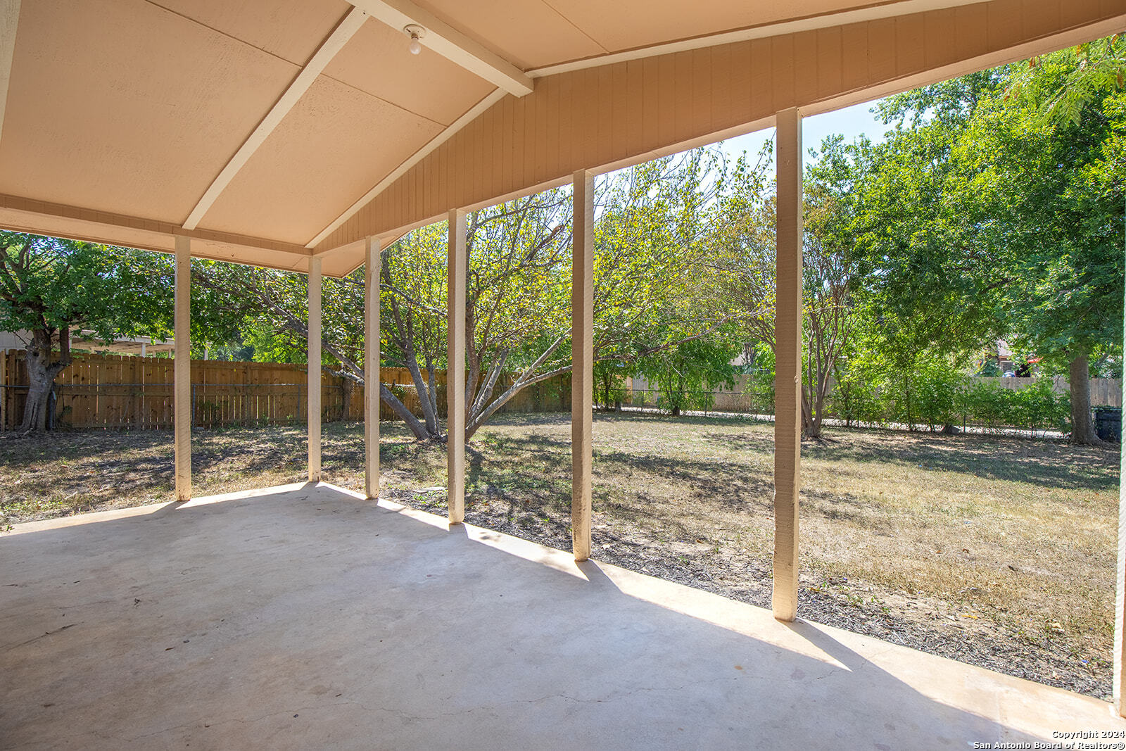 5006 GUINEVERE DR