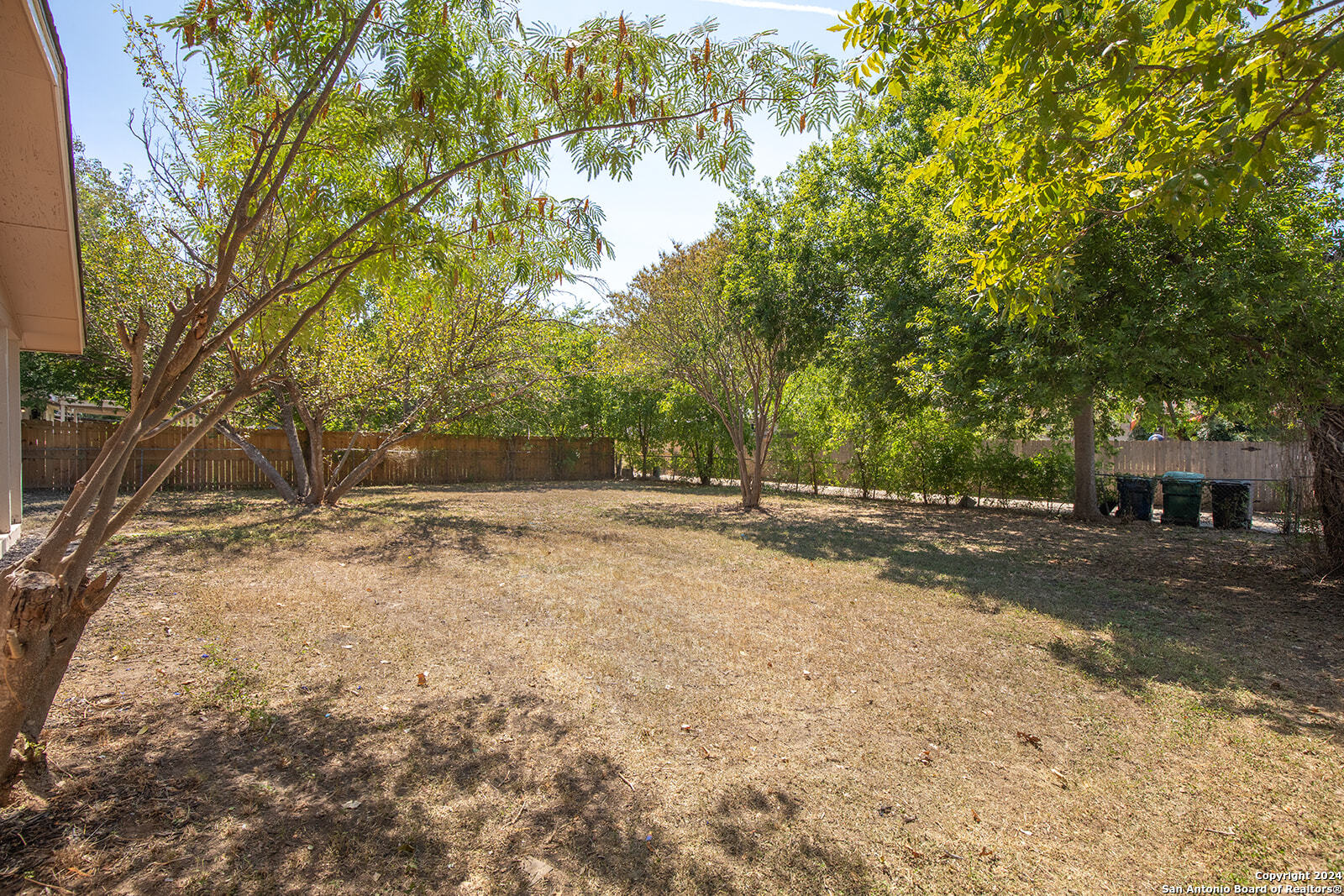 5006 GUINEVERE DR