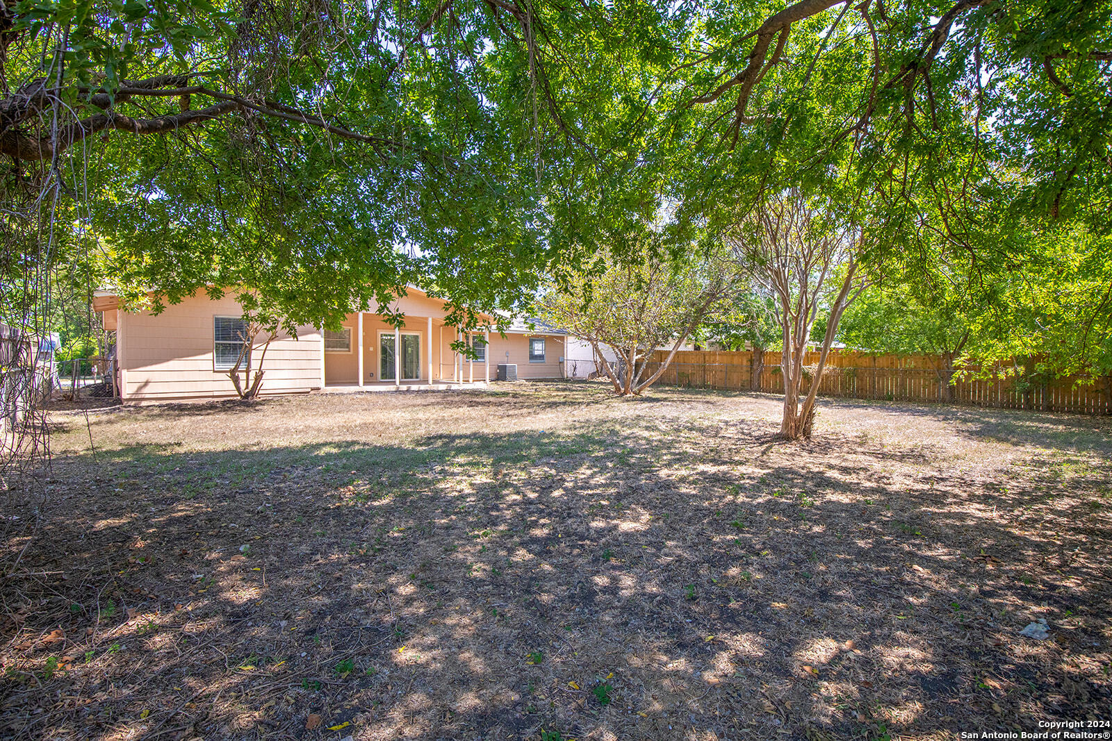 5006 GUINEVERE DR
