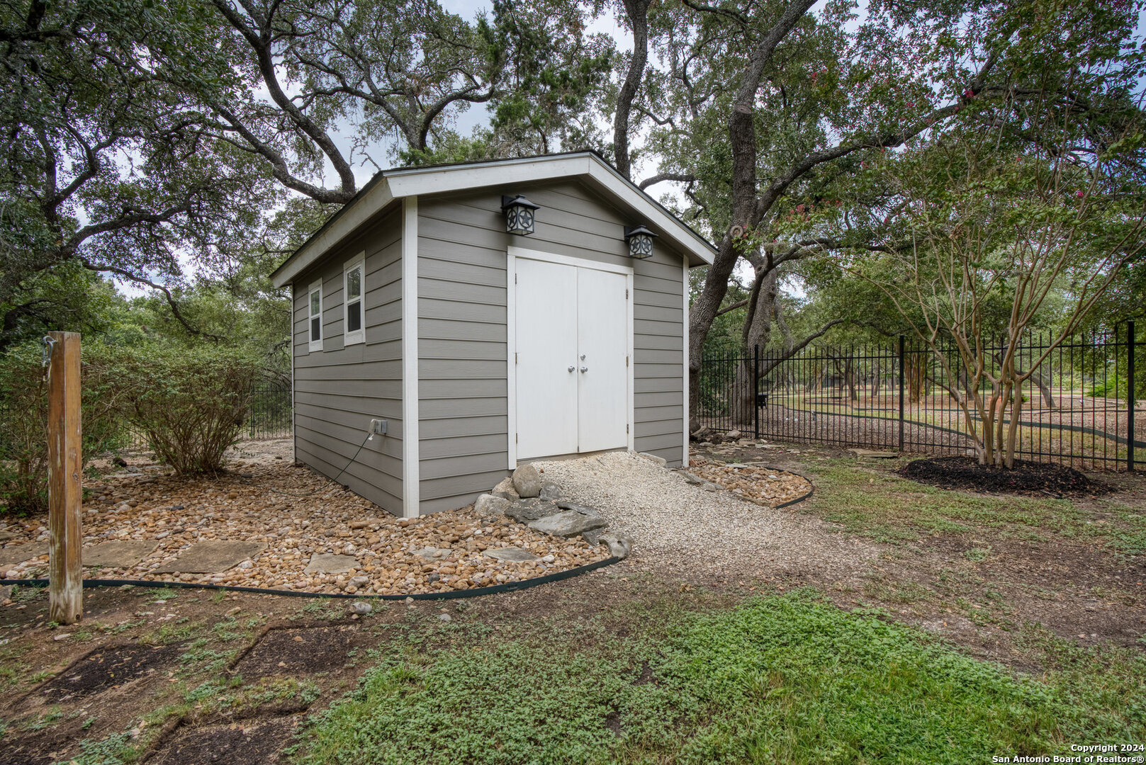 22903 MANGROVE DR