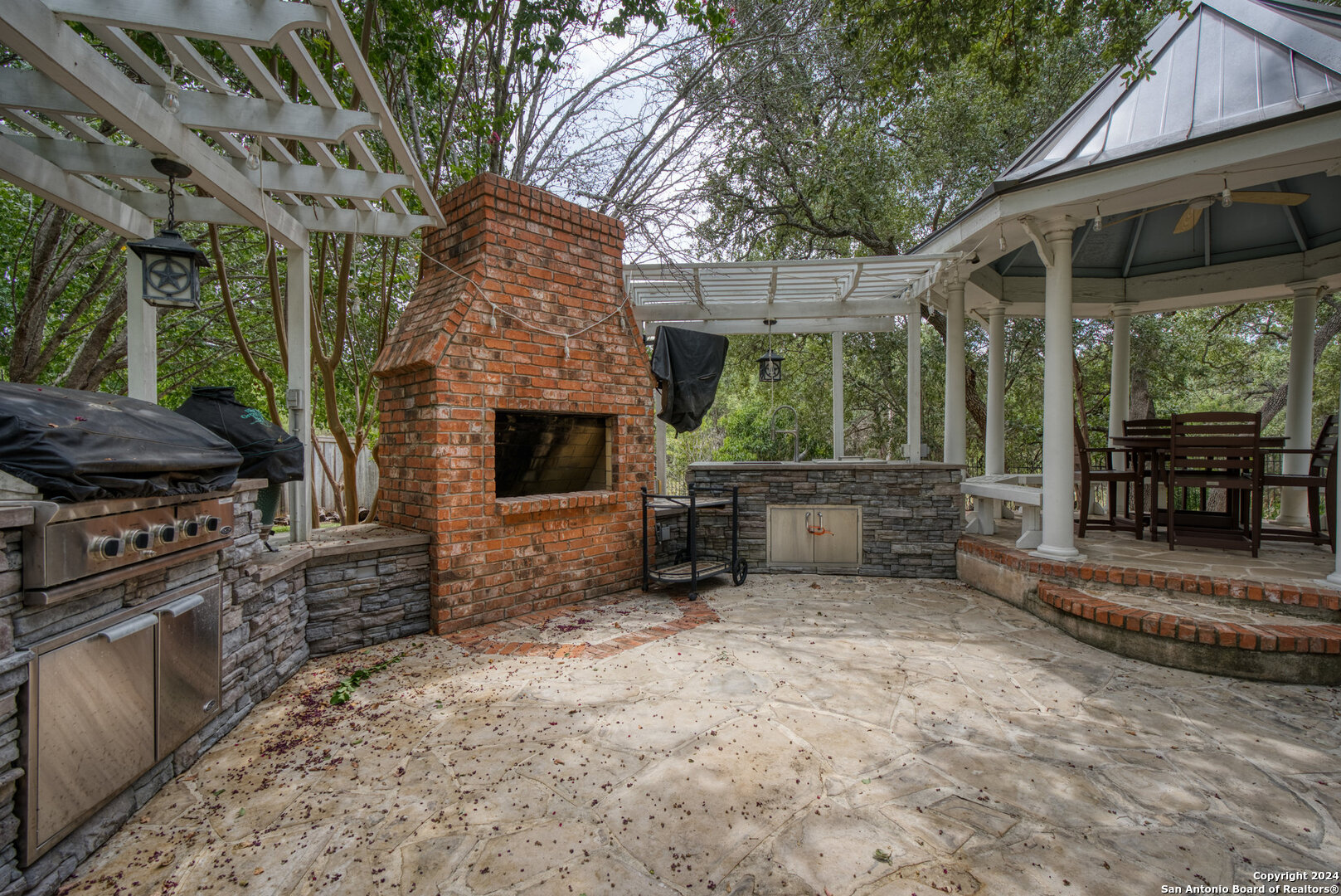 22903 MANGROVE DR